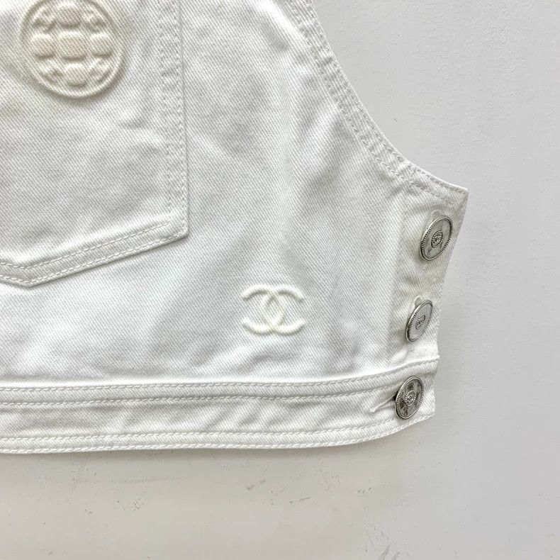 Chanel Chanel White logo camellia relief cotton denim vest Size XS / US 0-2 / IT 36-38 - 4 Thumbnail