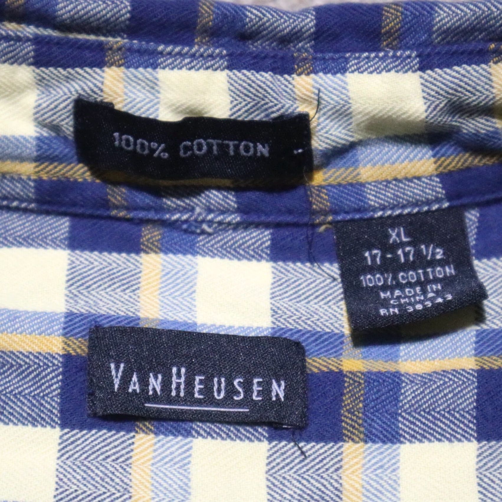 Van Heusen VINTAGE Van Heusen Shirt Button-Up Plaid Blue 100% Cotton Flannel XL Mens 60s 70s 80s 90s USA Size US XL / EU 56 / 4 - 3 Thumbnail