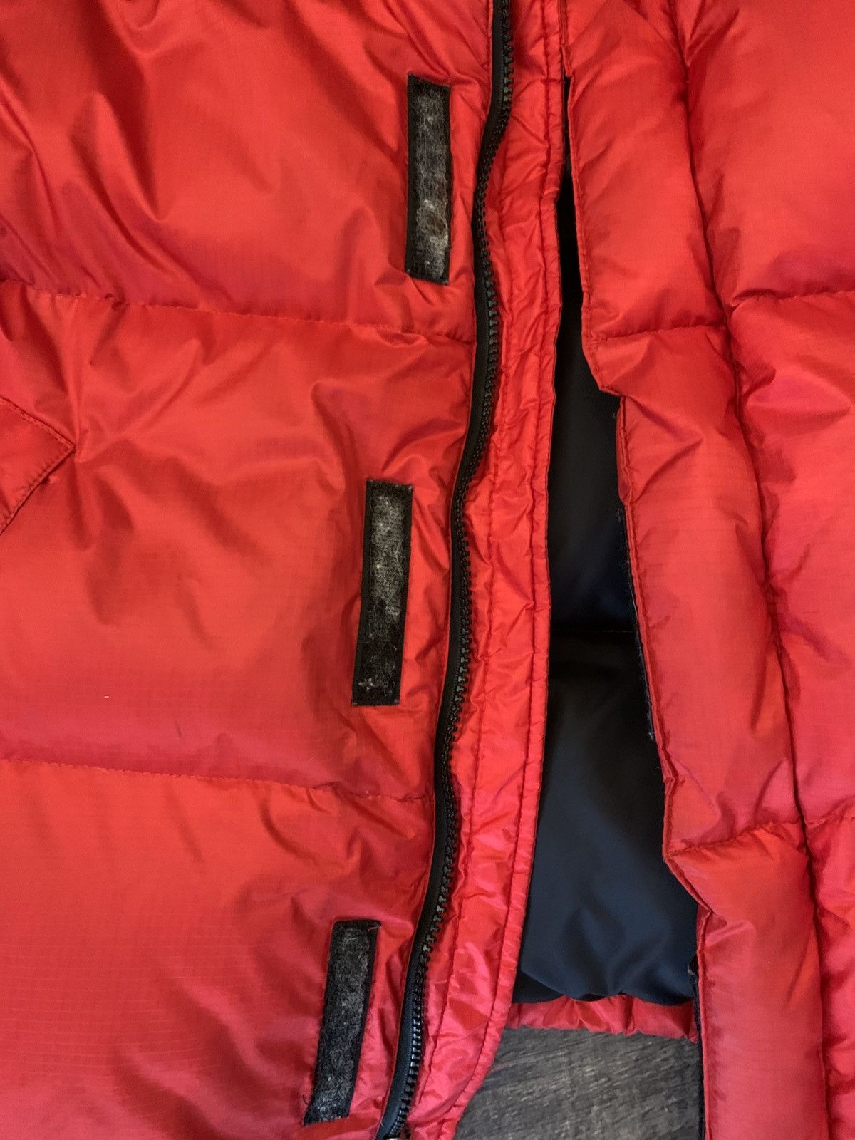 The North Face × Vintage Vintage 1990s The North Face Red And Black Puffer Jacket Size US M / EU 48-50 / 2 - 18 Thumbnail