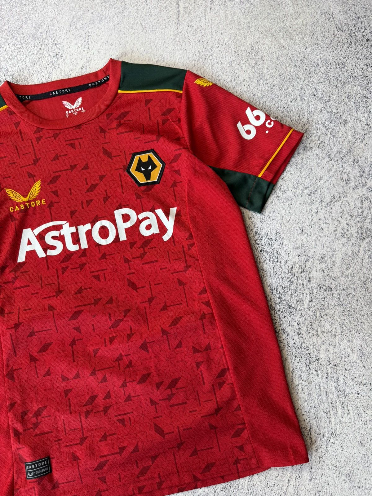 Castore Castore Wolverhampton Wanderers Football Shirt Size S Size US S / EU 44-46 / 1 - 4 Thumbnail