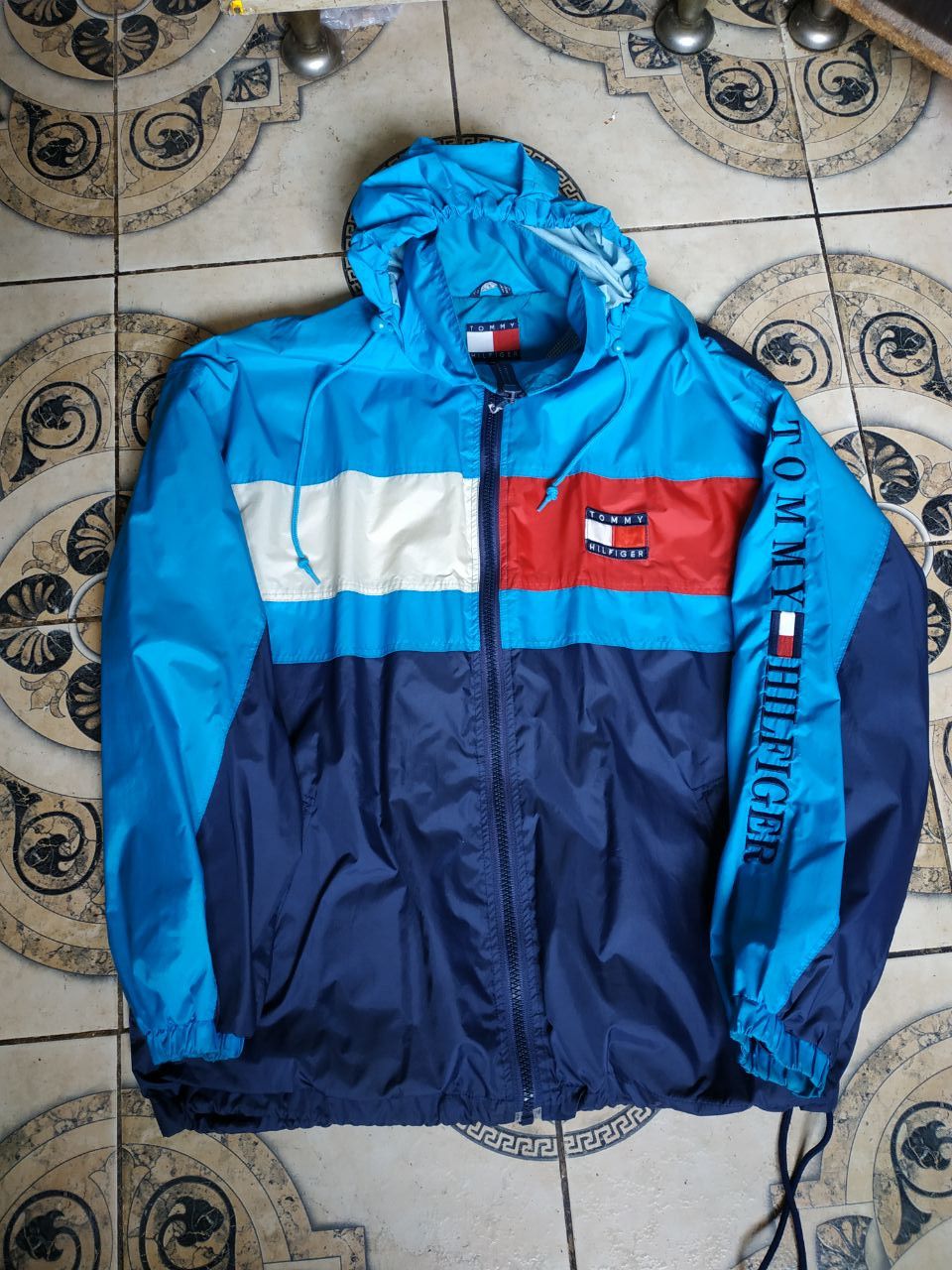 Tommy Hilfiger Vintage 90s Tommy Hilfiger Sailing Gear Big Flag Jacket Size US M / EU 48-50 / 2 - 10 Thumbnail