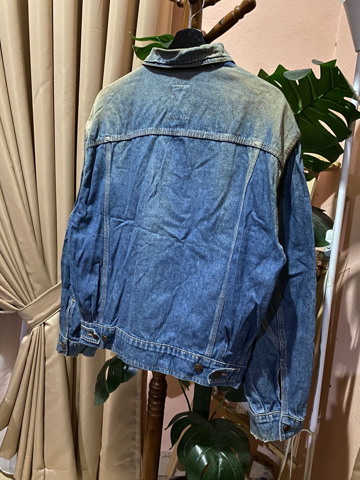 Vintage Vintage Valentino Garavani Jeans Denim Jacket Made in Italy Size US M / EU 48-50 / 2 - 13 Thumbnail