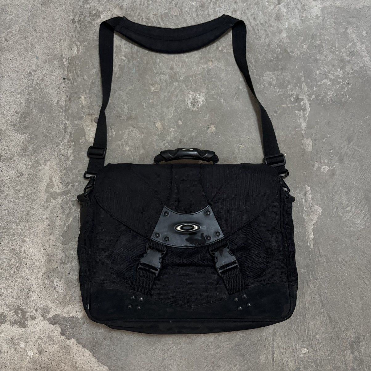 Oakley Vintage Oakley Software Messenger Bag | Grailed