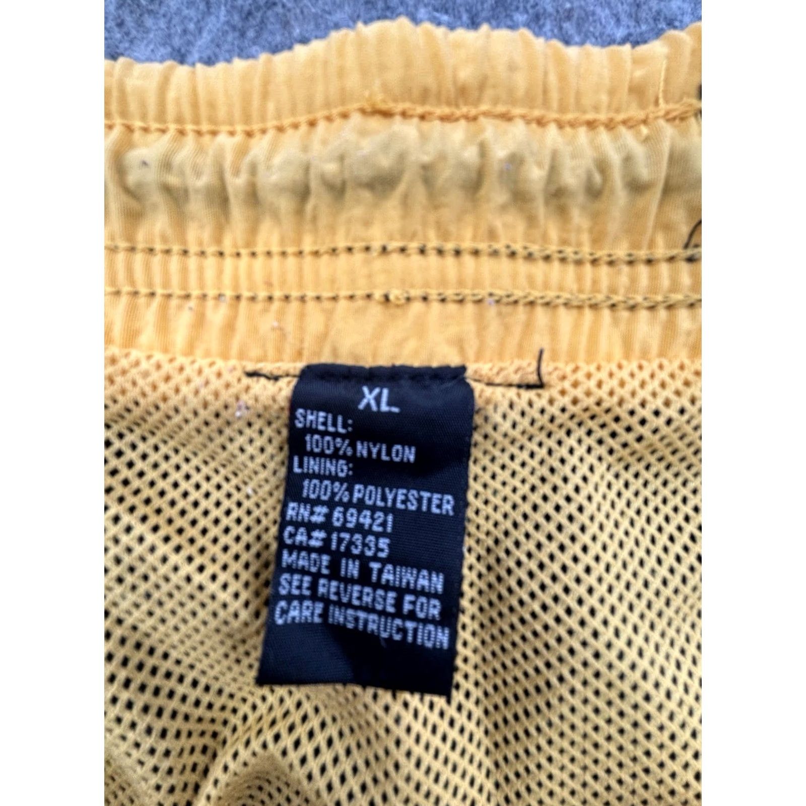Vintage Greg Norman Men’s Gray And Yellow Shark Golf Swim Trunks XL Bottoms Size US 36 / EU 52 - 4 Thumbnail