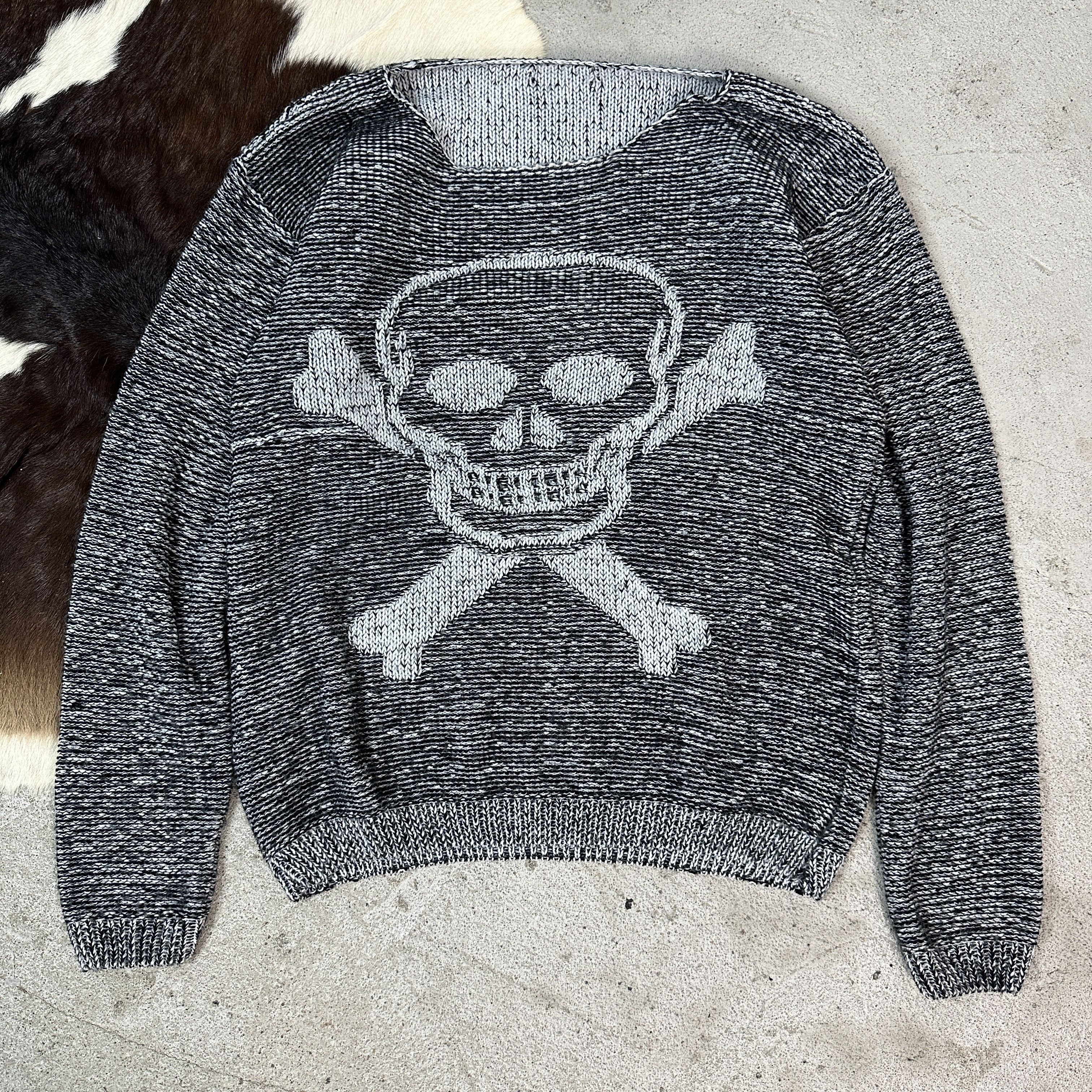 Vintage Skull Sweater Y2K Size M / US 6-8 / IT 42-44 - 2 Thumbnail