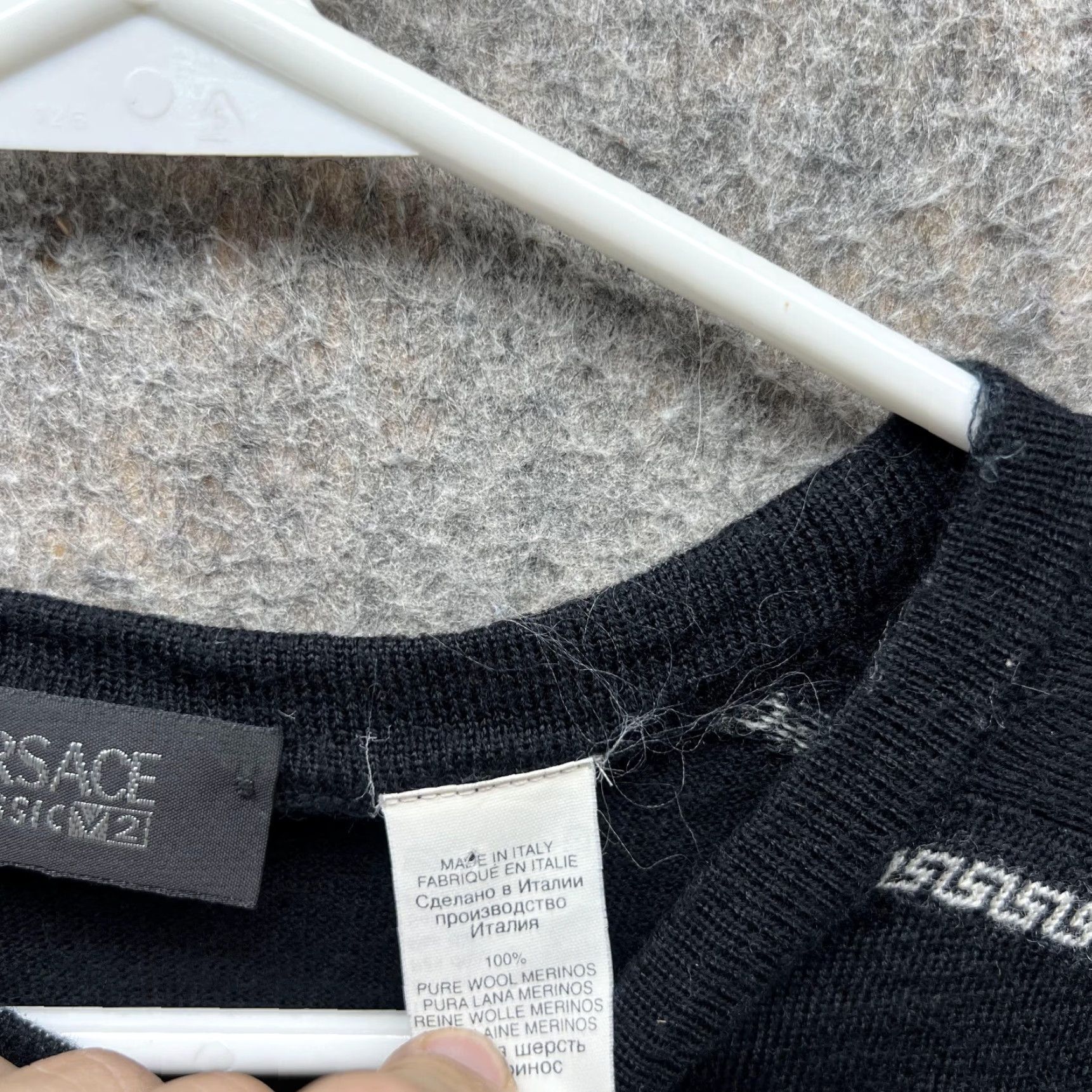 Versace VINTAGE Versace Sweater Men Large Black Pullover Crewneck Classic V2 Pure Wool Italy Size US L / EU 52-54 / 3 - 6 Thumbnail