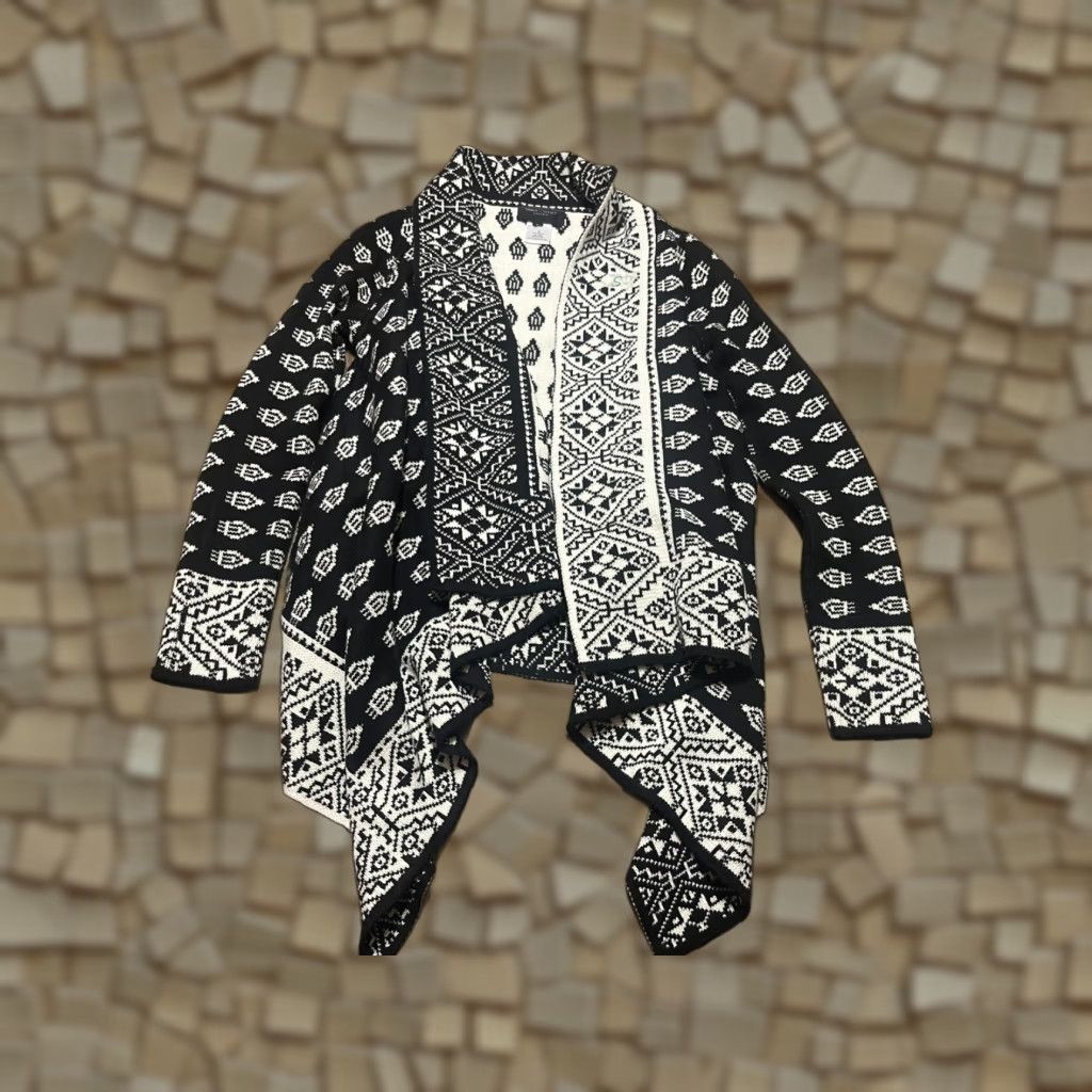 Vintage Romeo + Juliet Sweater, Women's Size Small, Black White Print Allover Cardigan Size S / US 4 / IT 40 - 1 Thumbnail