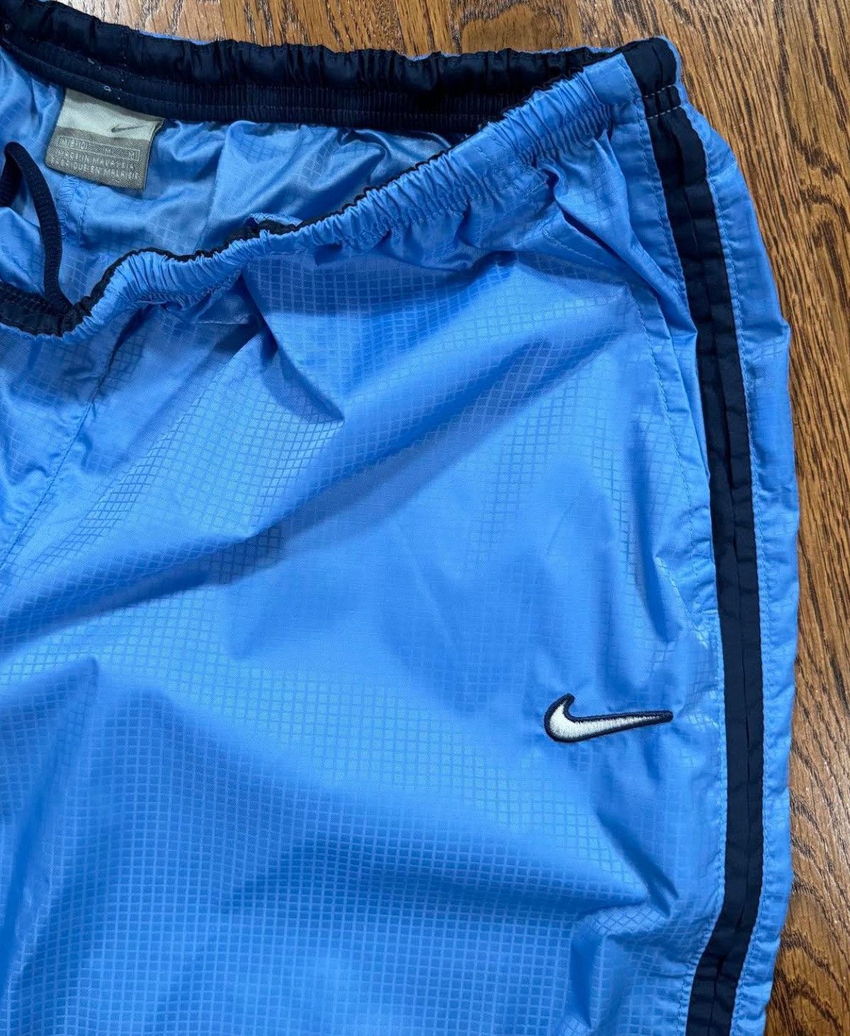 Nike Women's Nike Light Blue Windbreaker Pants (SIze Women's M) Size 24" / US 00 / IT 34 - 2 Thumbnail