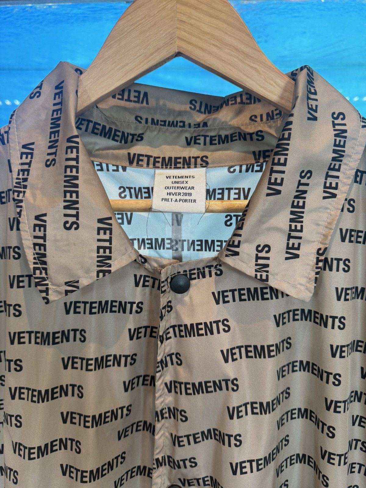 Vetements Vetements AW18 Monogram Raincoat Size US L / EU 52-54 / 3 - 4 Thumbnail