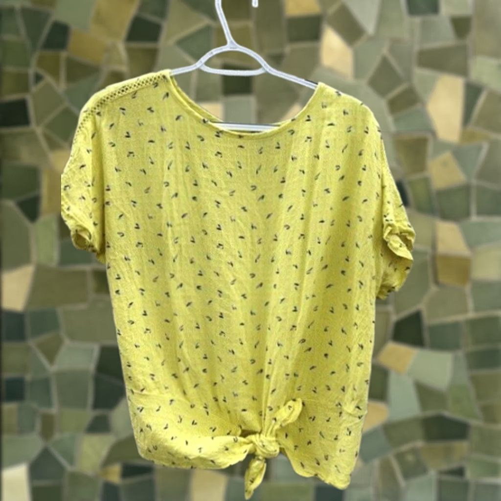 Buffalo David Bitton Womens Buffalo David Bitton Shirt Medium Yellow Floral Short Sleeve Blouse Tie Front Regular Fit Womens Size M / US 6-8 / IT 42-44 - 1 Thumbnail