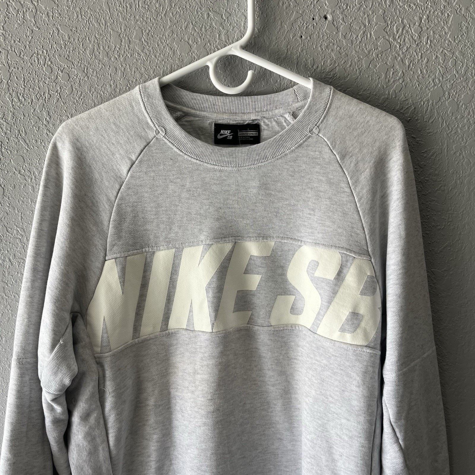 Nike 2000’s Nike SB Grey Crewneck Woman’s Large Comfy Pullover Sw Size L / US 10 / IT 46 - 2 Thumbnail