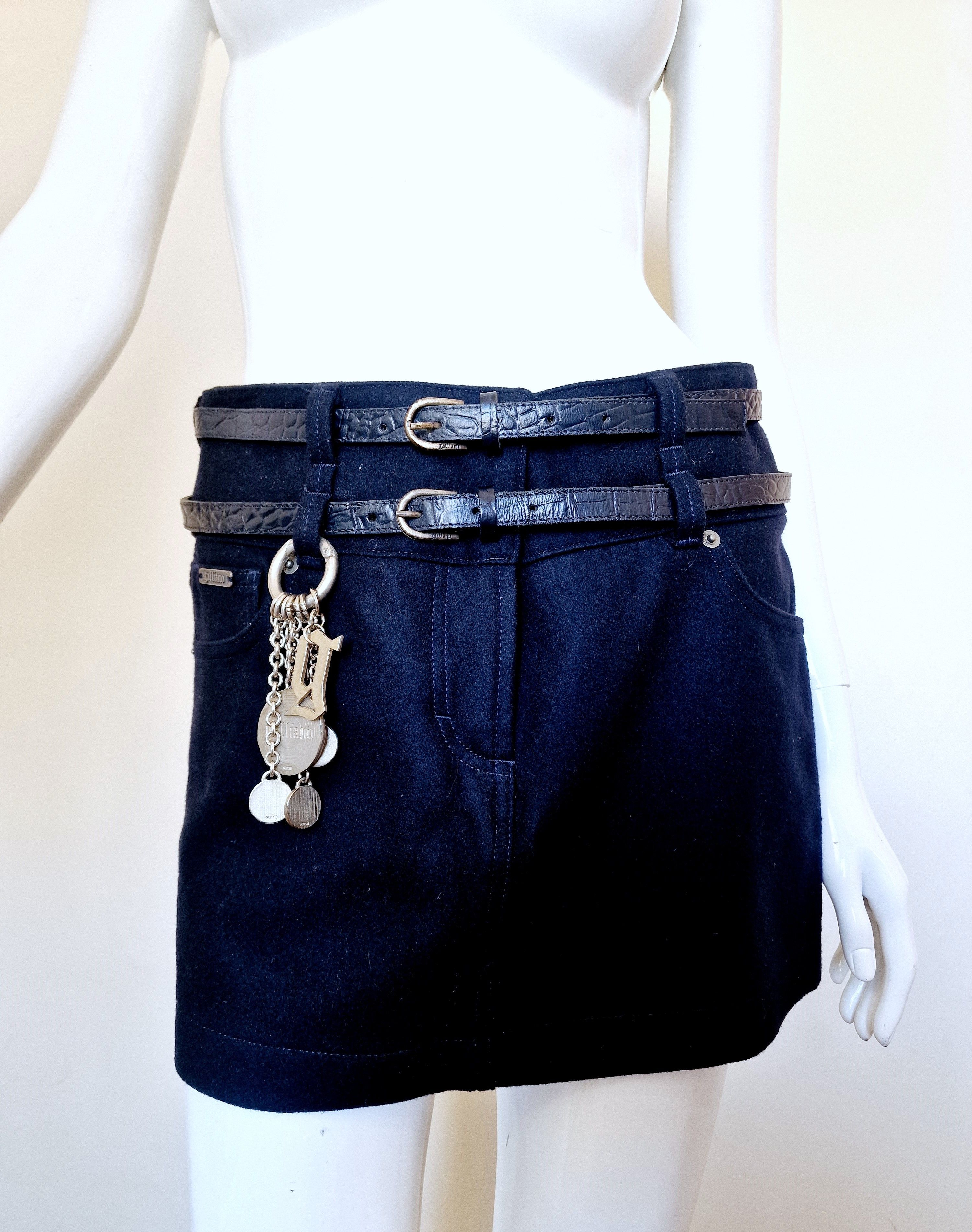John Galliano John Galliano Chain Gazette Charm Leather Belt Mini Skirt Size 27" / US 4 / IT 40 - 1 Thumbnail
