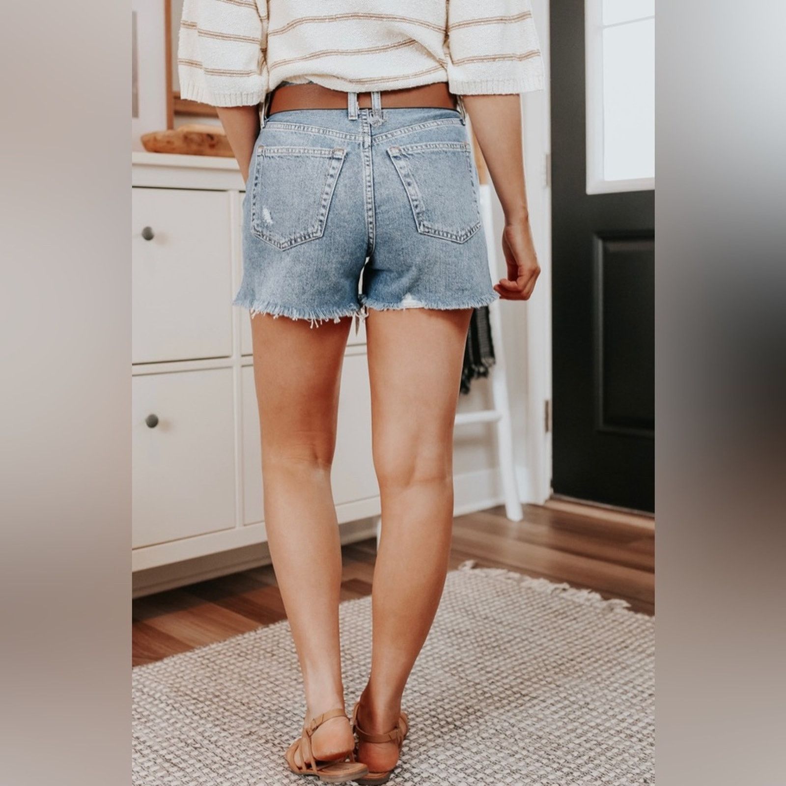 Free People 🎉LAST PIECE 🎉 FREE PEOPLE Makai Distressed Denim Shorts Size 28" / US 6 / IT 42 - 6 Thumbnail