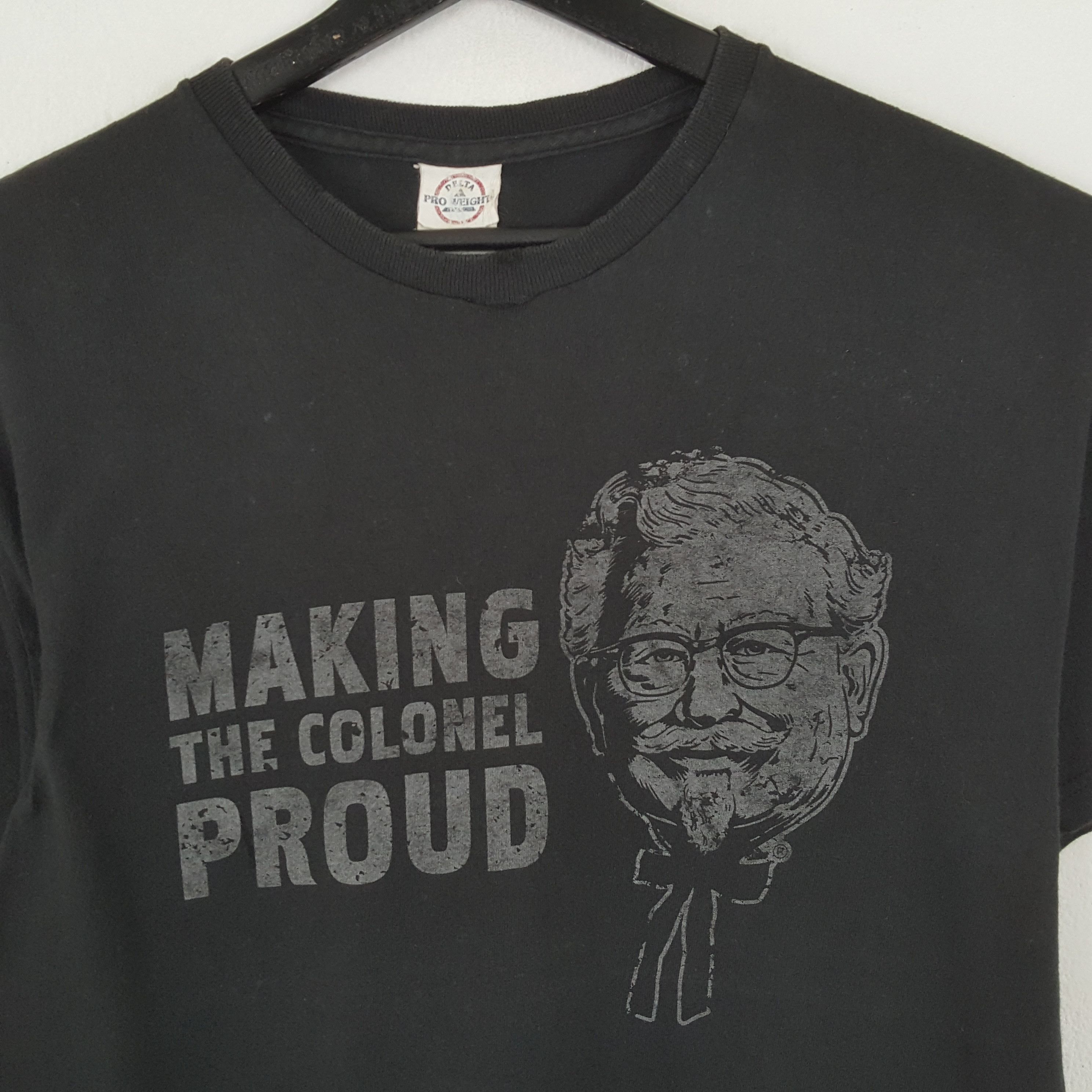 Vintage KFC Making The Colonel Proud Streetwear Style Tshirt Size US L / EU 52-54 / 3 - 2 Thumbnail