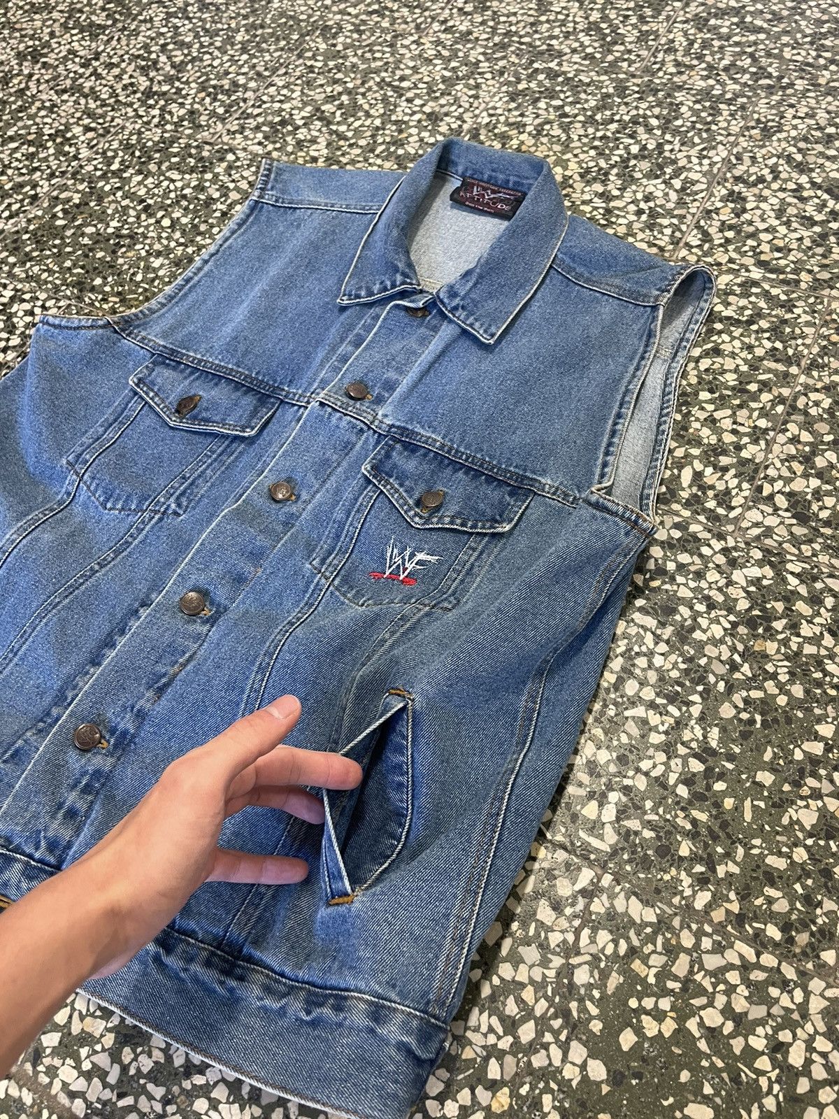 WWF Vntage Stone Cold Steve Austin Jeans vest WWF Attitude 1999 Size US L / EU 52-54 / 3 - 4 Thumbnail