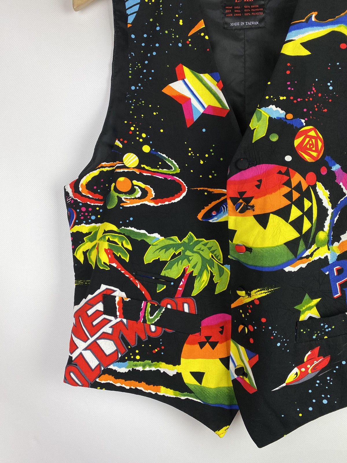 Planet Hollywood Planet Hollywood vintage overprinted art vest gilet Size US L / EU 52-54 / 3 - 7 Thumbnail