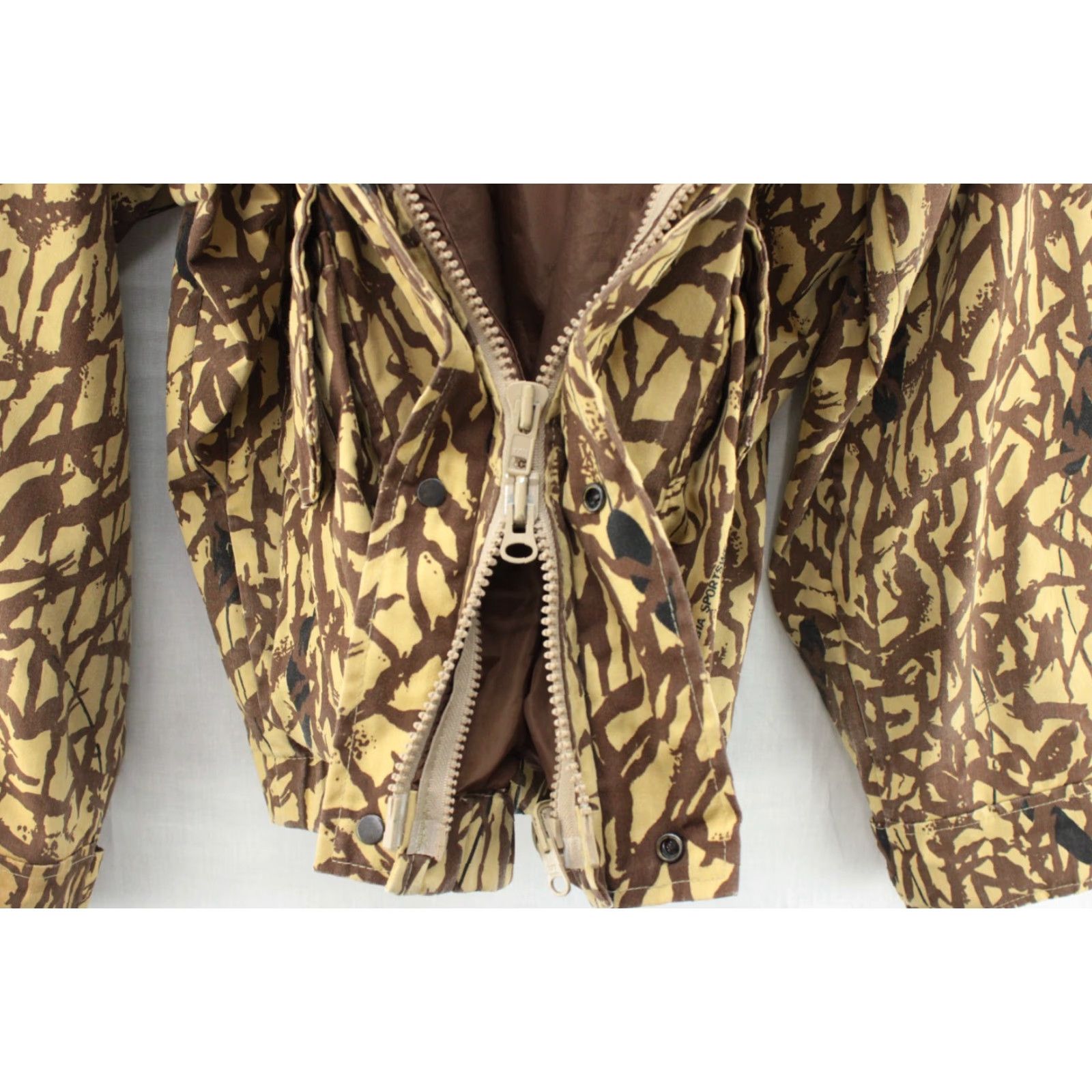 Vintage VINTAGE Columbia Gore-Tex Duck Camo Thinsulate Field Hunting Jacket Outdoors Medium Size US M / EU 48-50 / 2 - 5 Thumbnail