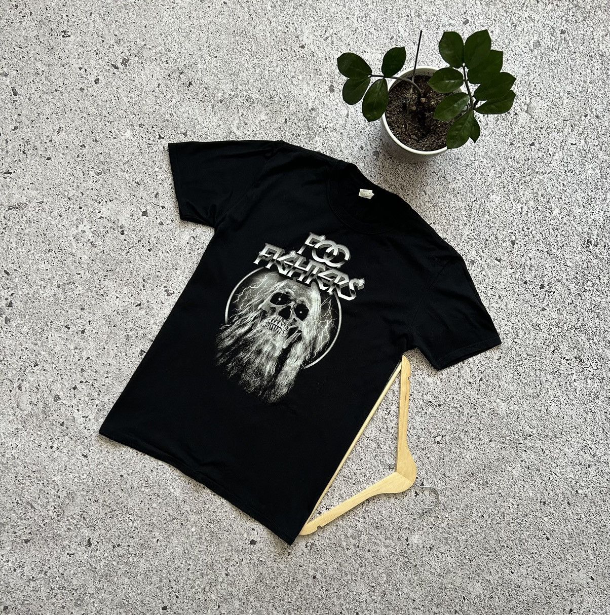 Band Tees Vintage Foo Fighters Skull Logo Rock Band Tee Size US XL / EU 56 / 4 - 1 Thumbnail