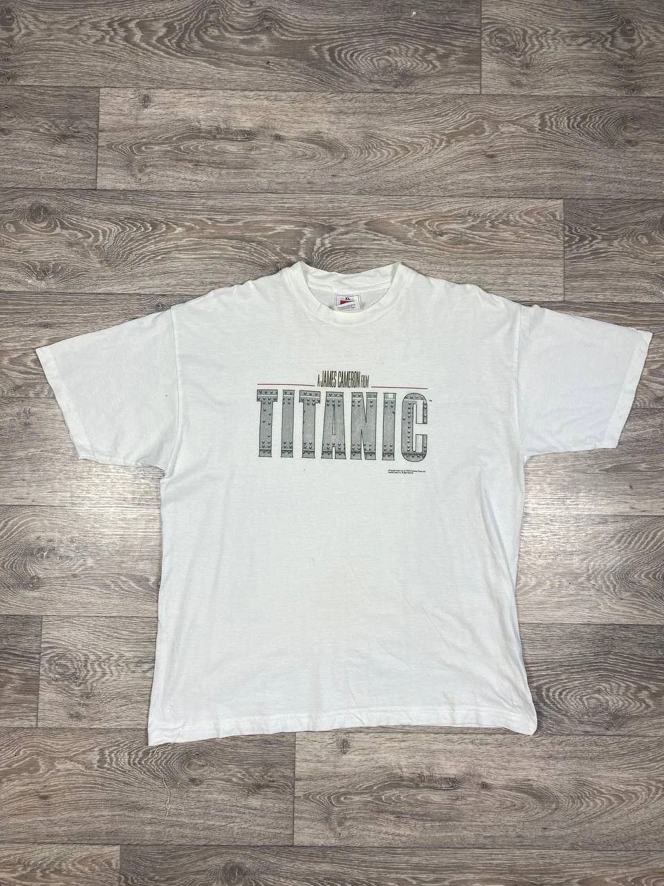 Vintage Vintage 1998 James Cameron Titanic t shirt Size US XL / EU 56 / 4 - 1 Thumbnail