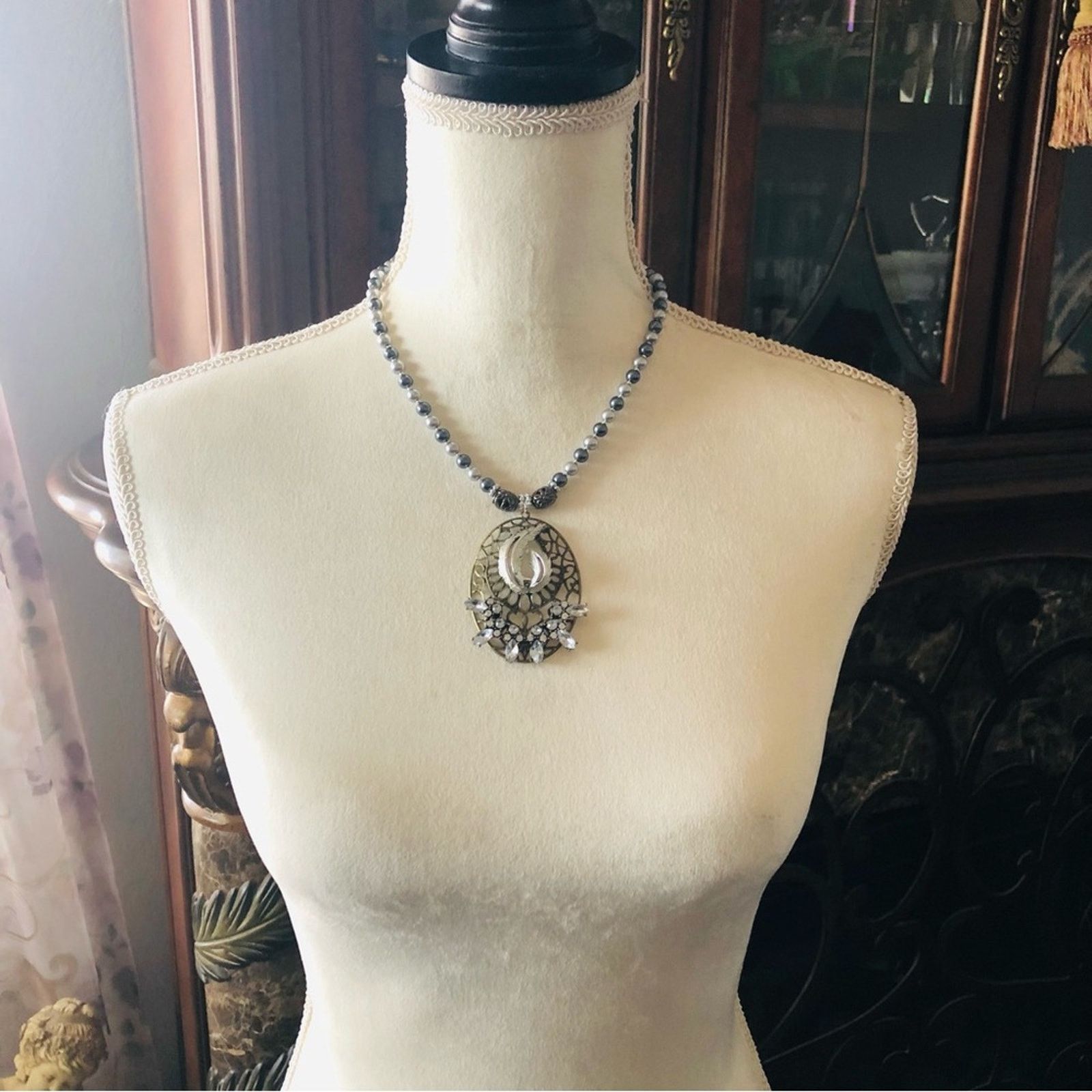 Handmade Handcrafted repurpose filigree stone pendant Pearl necklace Size ONE SIZE - 5 Thumbnail
