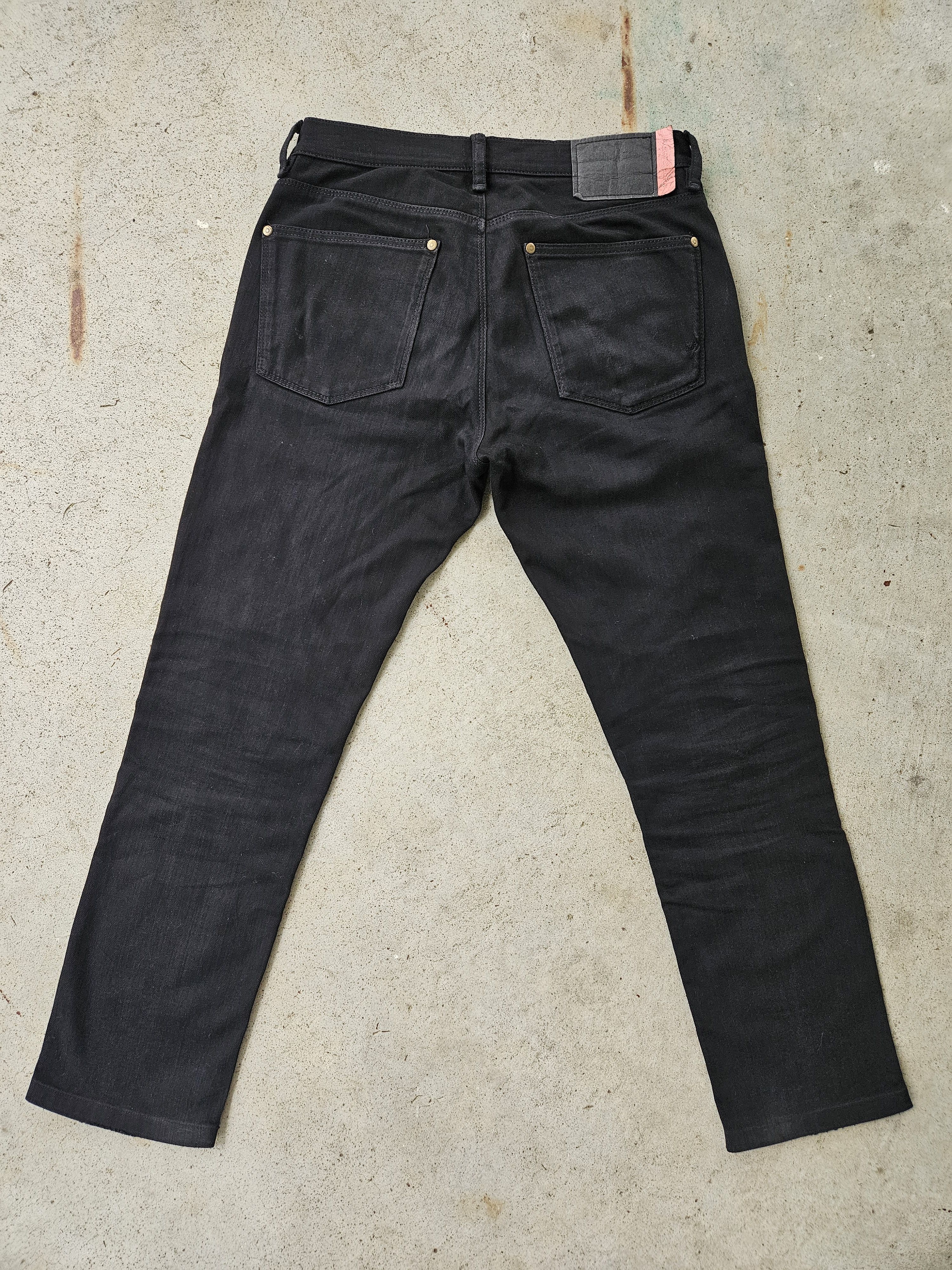 Blå Konst Back Patch Black Denim Jeans