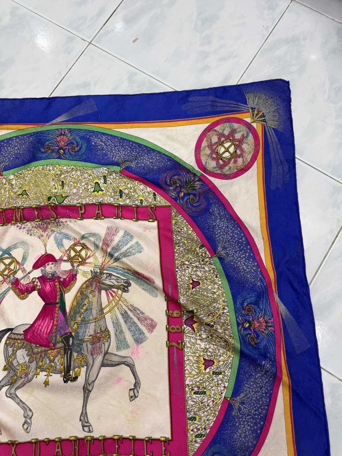 Hermes 🔥🔥🔥AUTHENTIC VINTAGE HERMES EQUESTRIAN SILK SCARF Size ONE SIZE - 3 Thumbnail