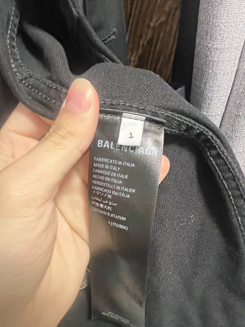 Balenciaga Balenciaga SS24 Show Model Washed Denim Jacket Size US S / EU 44-46 / 1 - 4 Thumbnail