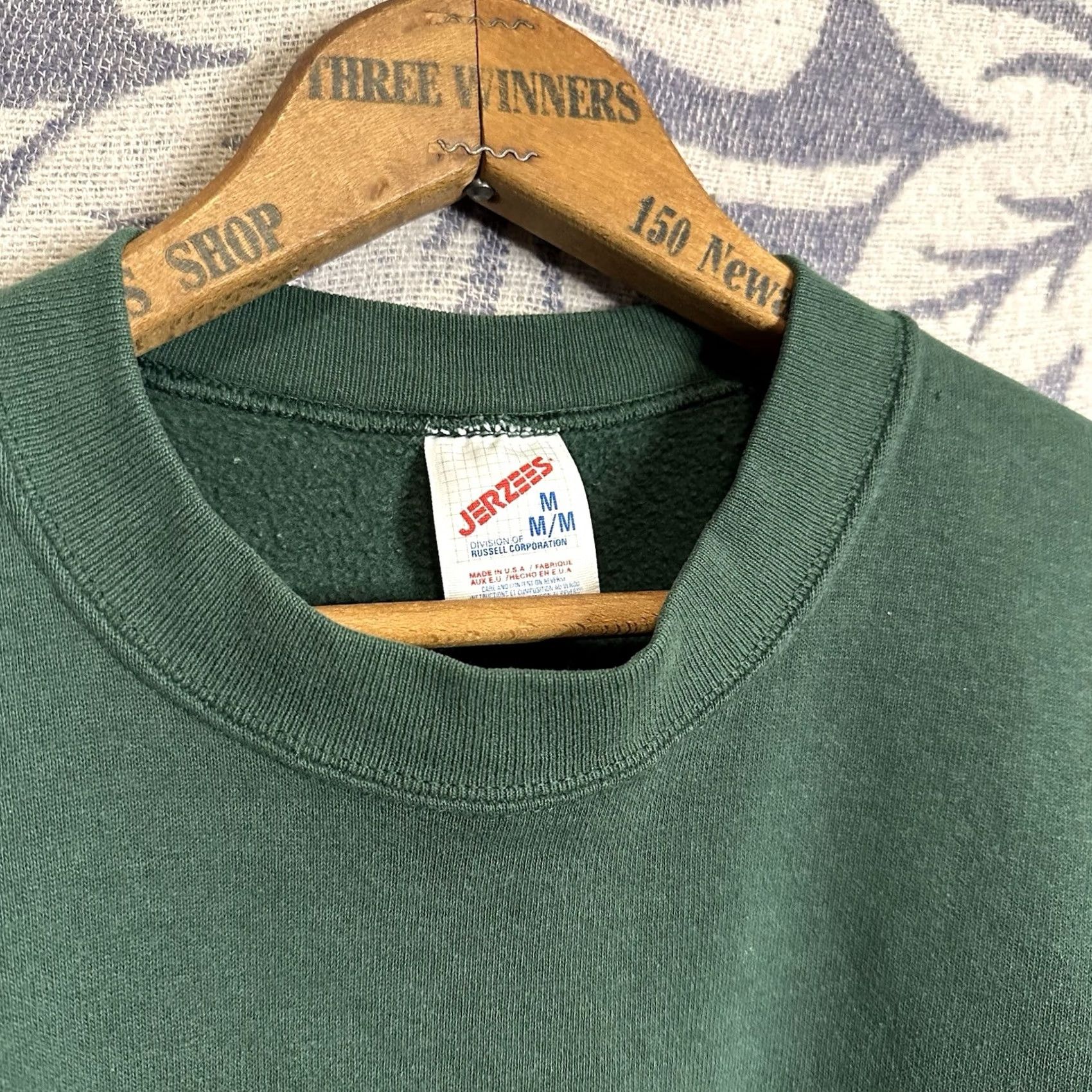 Jerzees VINTAGE Jerzees Sweatshirt Green Crew Neck Adult M USA Made Crew Sweatshirt Green Jerzees 1990s 80s 90s Logo Unisex Mens Womens Size US M / EU 48-50 / 2 - 2 Thumbnail