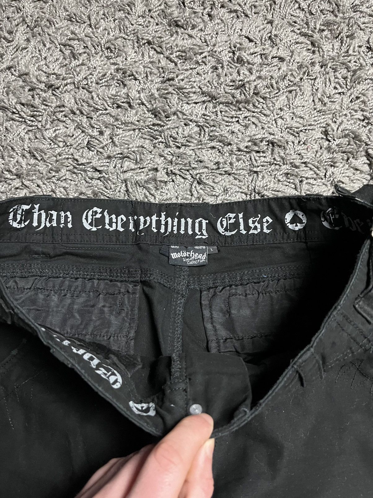 Vintage Motörhead Snaggletooth Graphic Cargo Shorts - EMP Exclusive Size US 33 - 3 Thumbnail