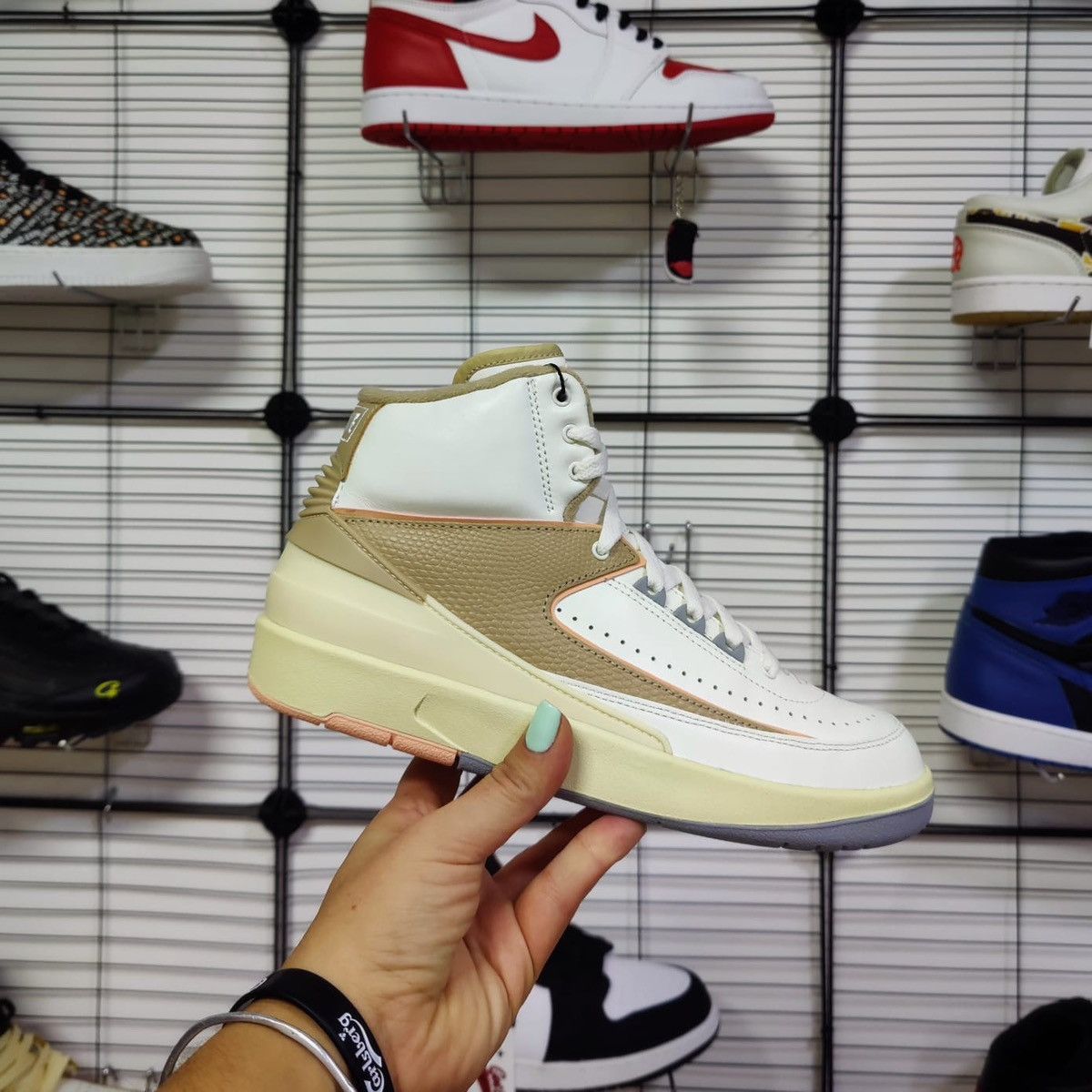 Air Jordan 2 Retro WMNS Craft number EU 40-US 8.5