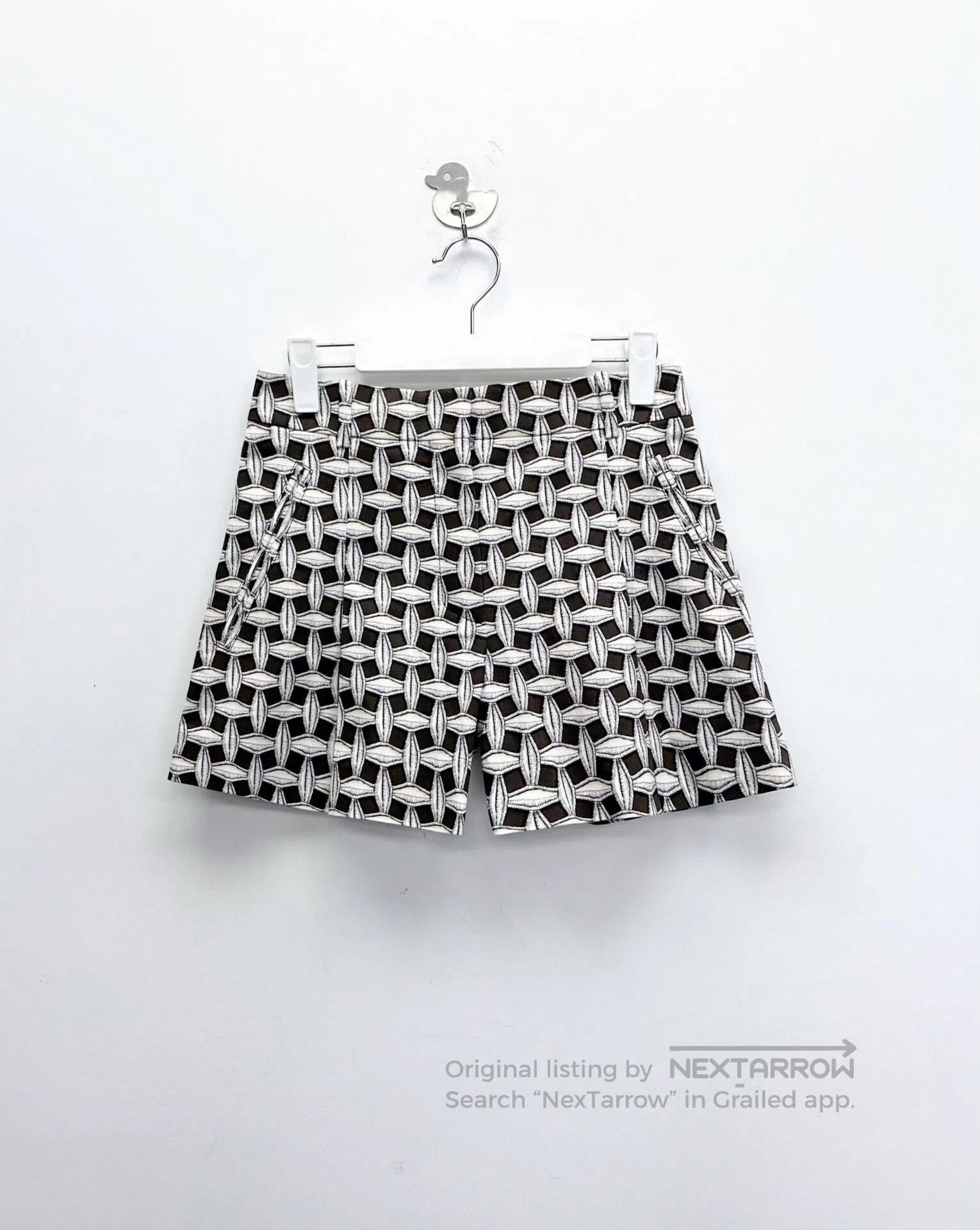Louis Vuitton louis vuitton embroidered logo shorts. Size 35" - 1 Thumbnail
