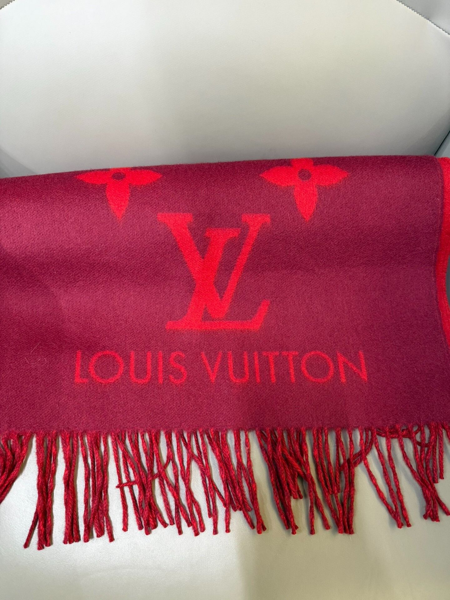 Louis Vuitton Louis Vuitton Red Monogram Cashmere Scarf Size ONE SIZE - 1 Thumbnail