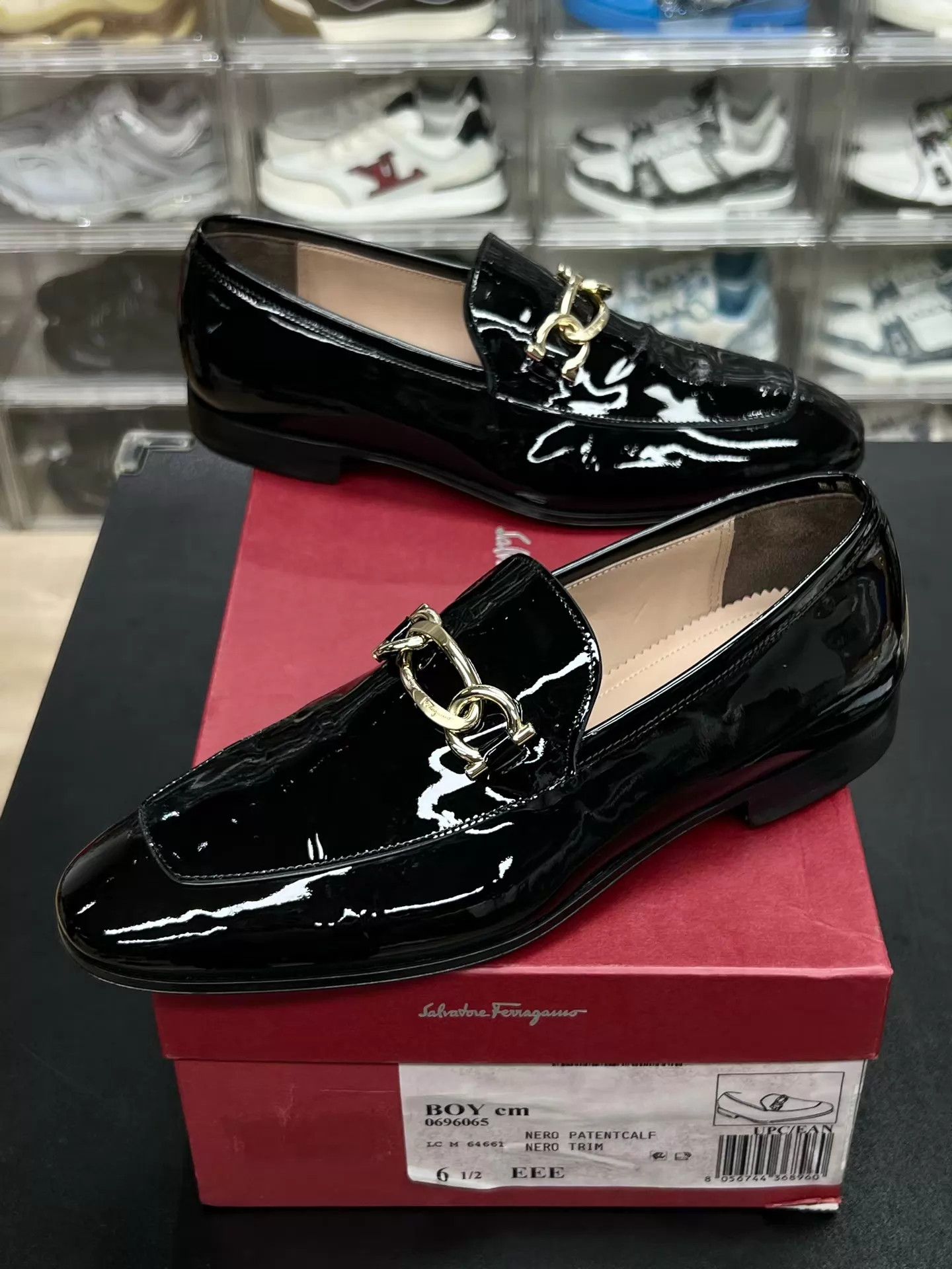 Salvatore Ferragamo Ferragamo GANCINI Patent Leather Loafer 39.5 Near Mint Size US 9 / IT 39 - 1 Thumbnail