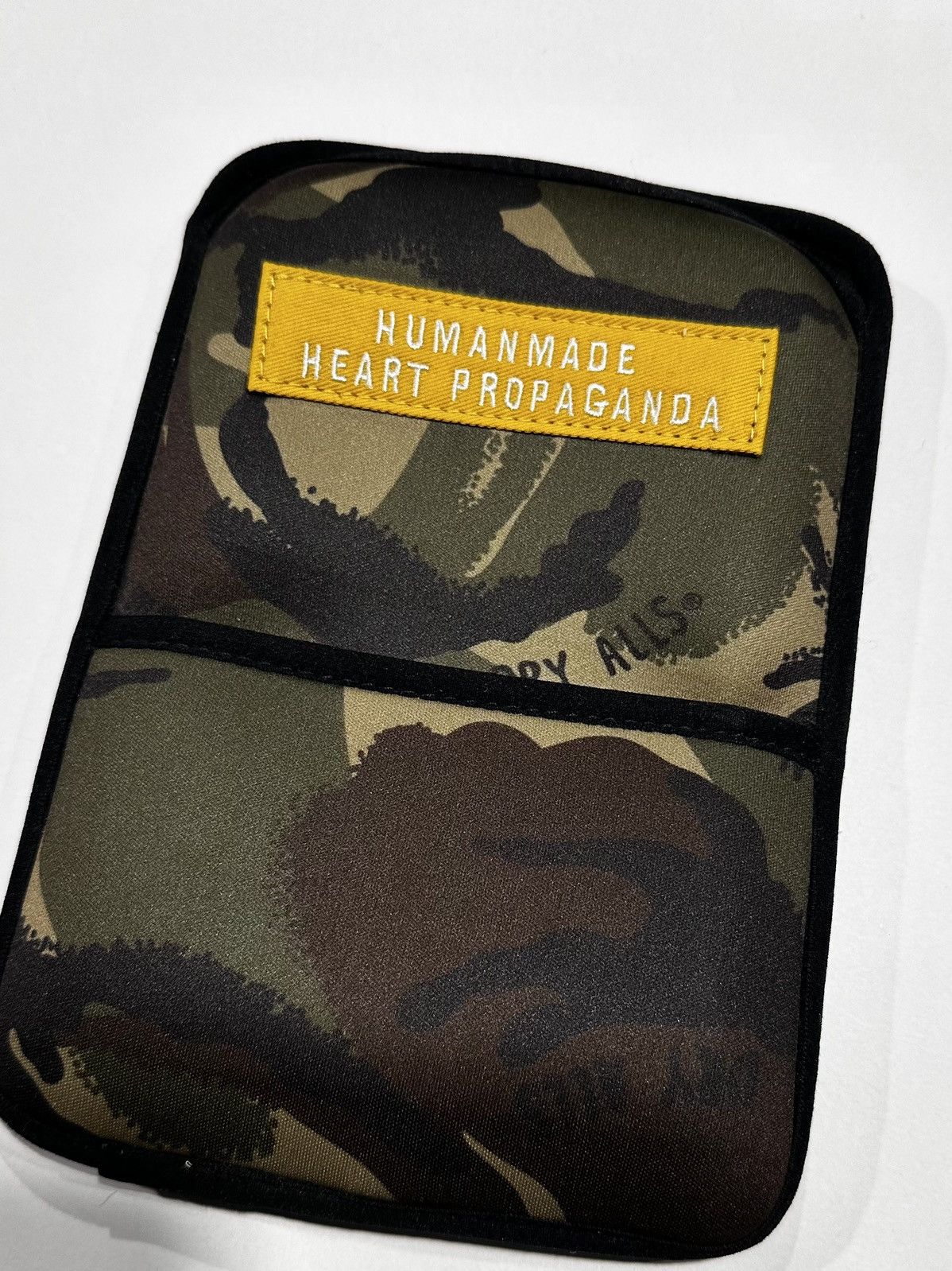Human Made Human Made logo patch Camouflage pattern pouch [OS] Size ONE SIZE - 2 Thumbnail