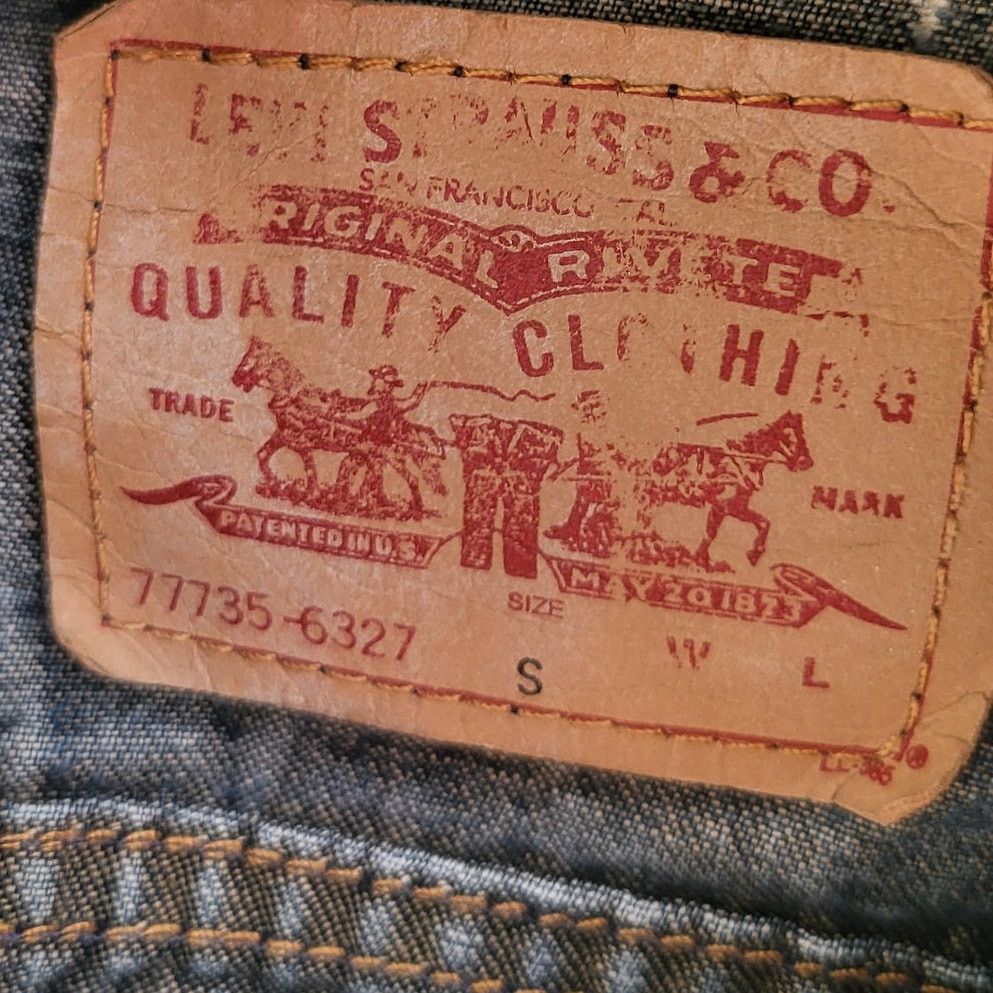 Levi's Vintage Levi's Trucker Jacket Size S USA Blue Denim Jean Y2K Size S / US 4 / IT 40 - 7 Thumbnail