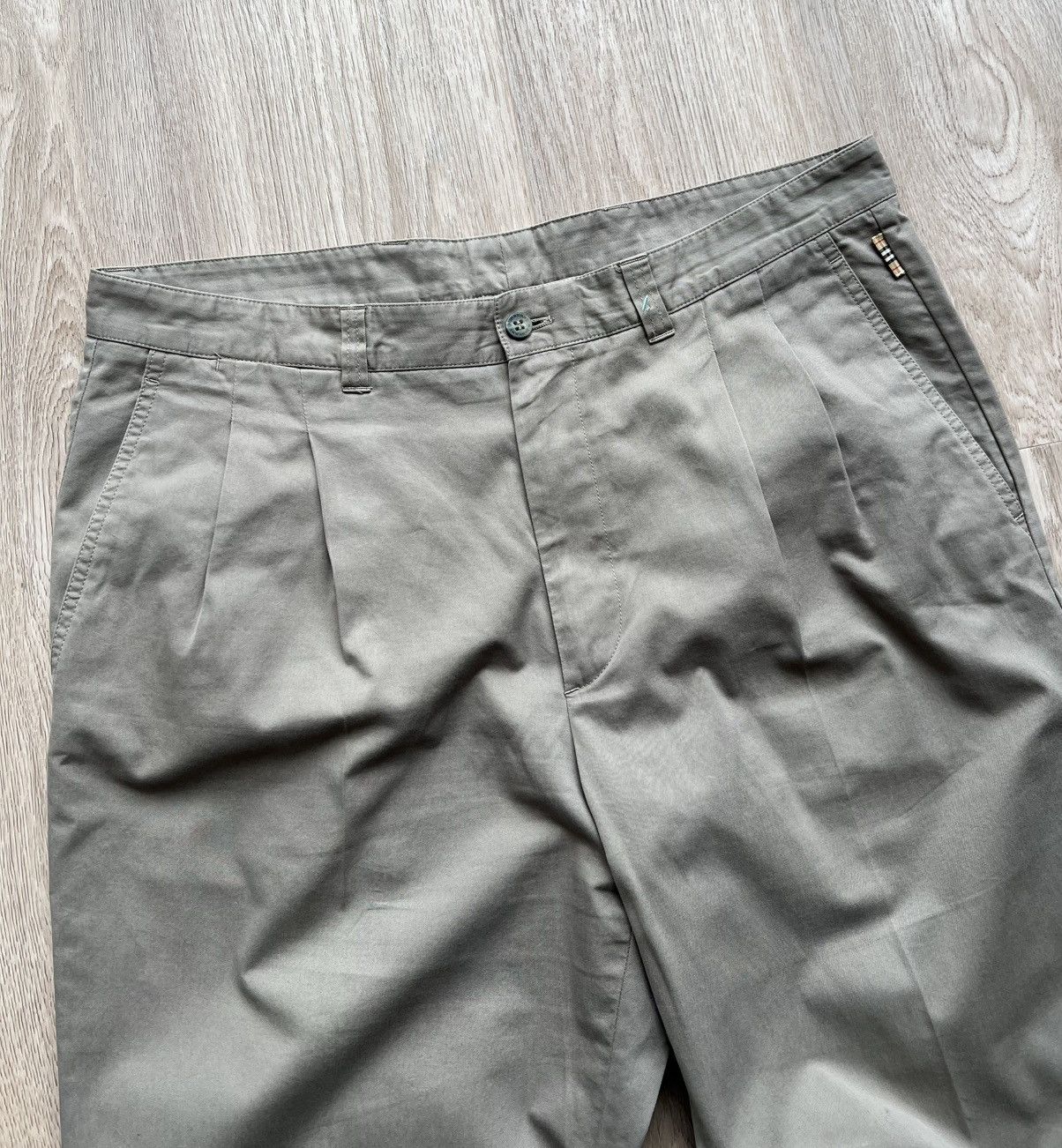 Burberry × Vintage Vintage Burberry London Beige Chino Trousers Classic Pants Size US 32 / EU 48 - 2 Thumbnail