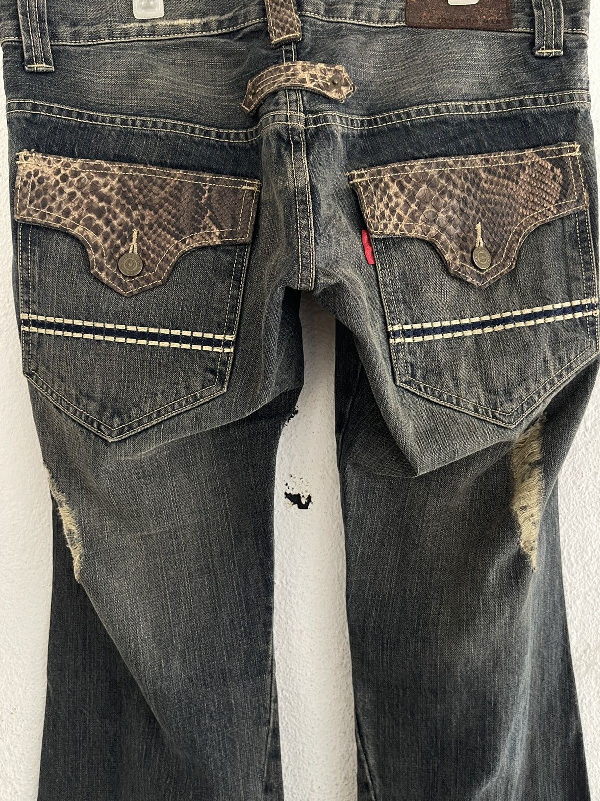Tornado Mart Tornado Mart Python Detailed Distressed Flared Jeans Size US 35 - 12 Thumbnail