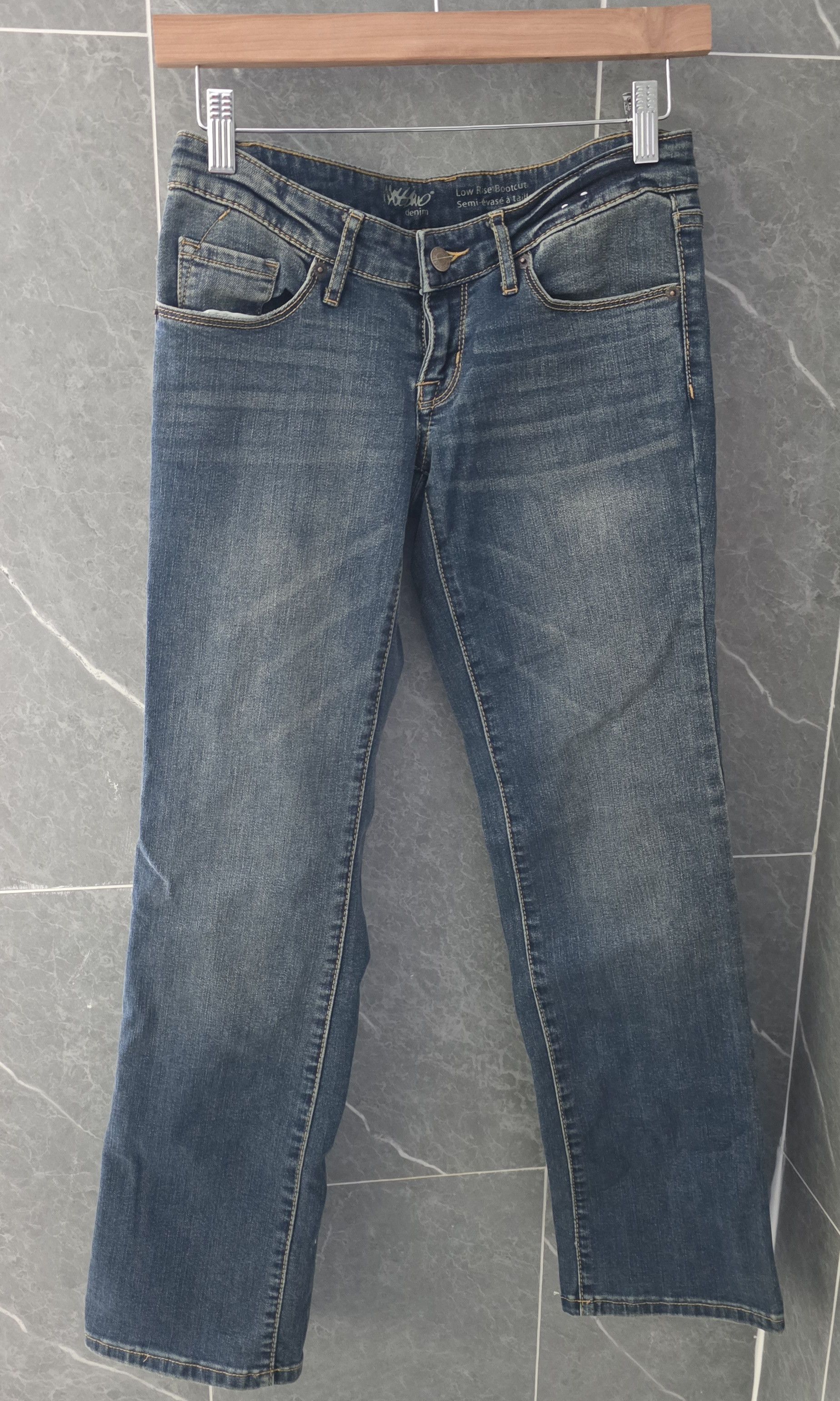 Other Mossimo Denim Low Rise Bootcut Medium Wash Jeans 0 25 Size 25" / US 0 / IT 36 - 1 Thumbnail