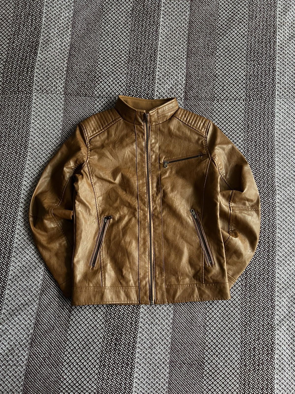 Leather Vintage Leather Bomber Jacket Japanese Vibe Solid Style Sz L Size L / US 10 / IT 46 - 1 Thumbnail