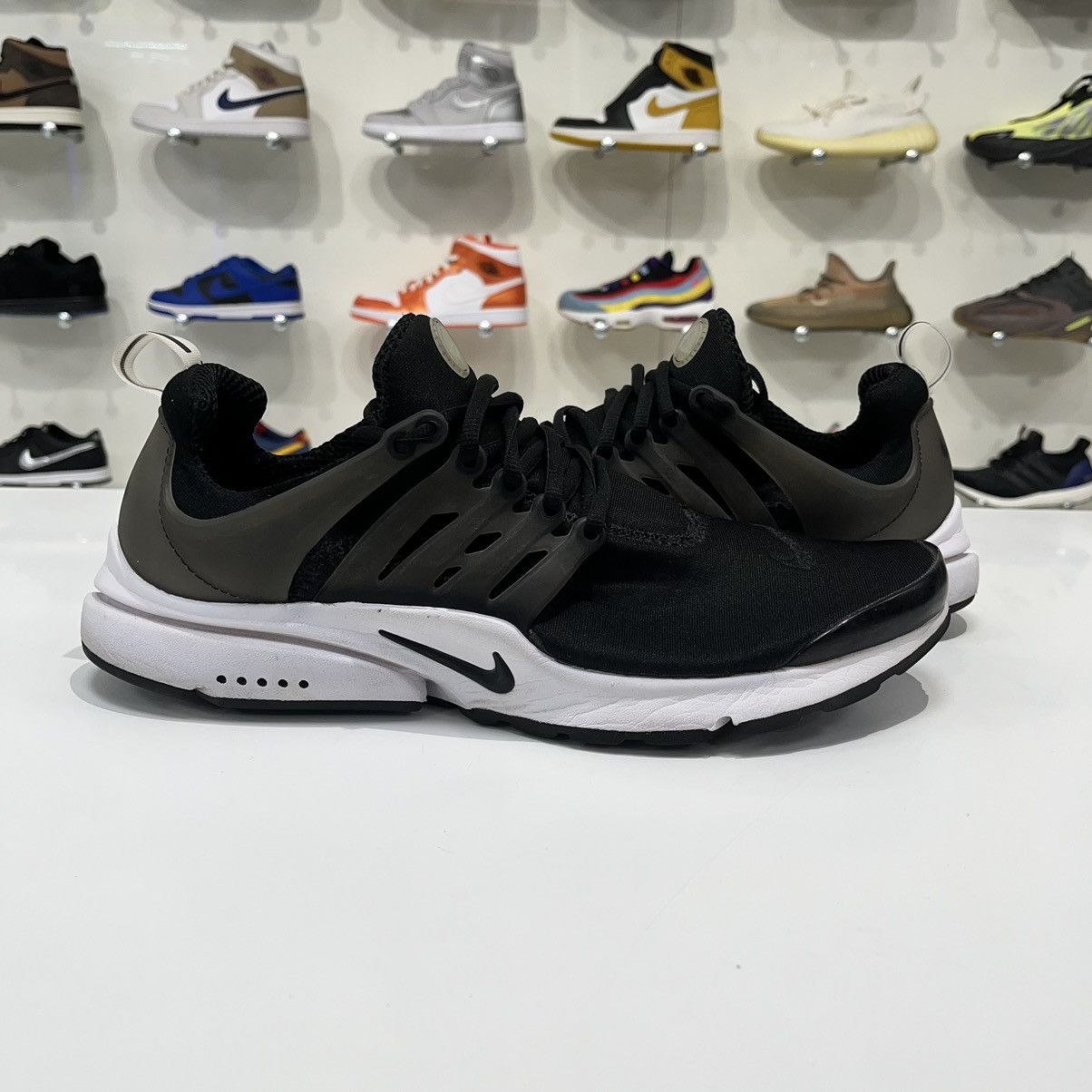 Nike Nike Air Presto White/Black Size US 12 / EU 45 - 1 Thumbnail