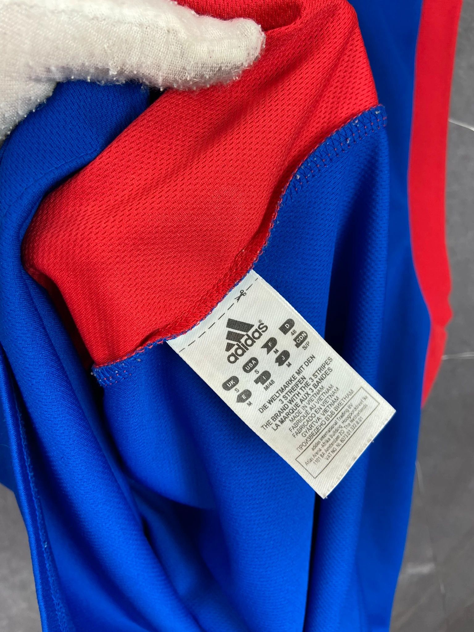 Adidas Pistons Grant Hill Jersey #33 Adidas NBA – Rare Size S Size US S / EU 44-46 / 1 - 9 Thumbnail