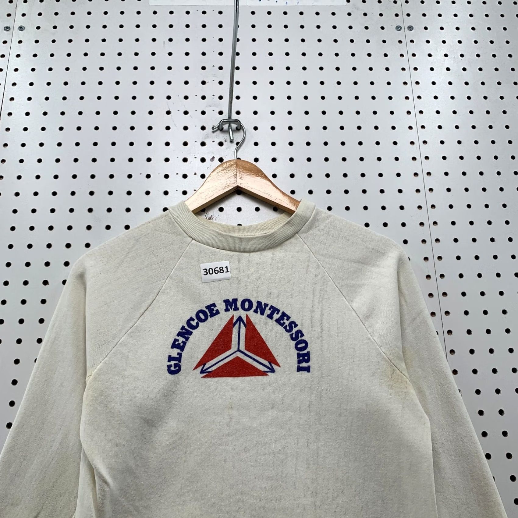Vintage VINTAGE Healthknit Sweatshirt Mens XS White 70s Glencoe Montessori Made USA 70s 80s Cotton Crew Neck Pullover Shirt Clothes Mens Size US XS / EU 42 / 0 - 2 Thumbnail