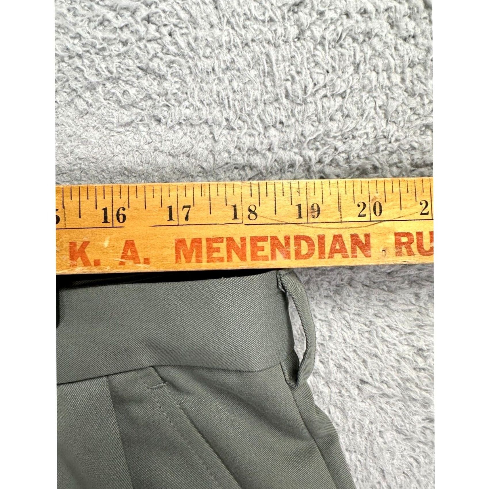 Izod Izod Golf Chino Pants Mens 38X30 Gray Golfing Pleated Pockets Casual Outdoor Size US 38 / EU 54 - 4 Thumbnail