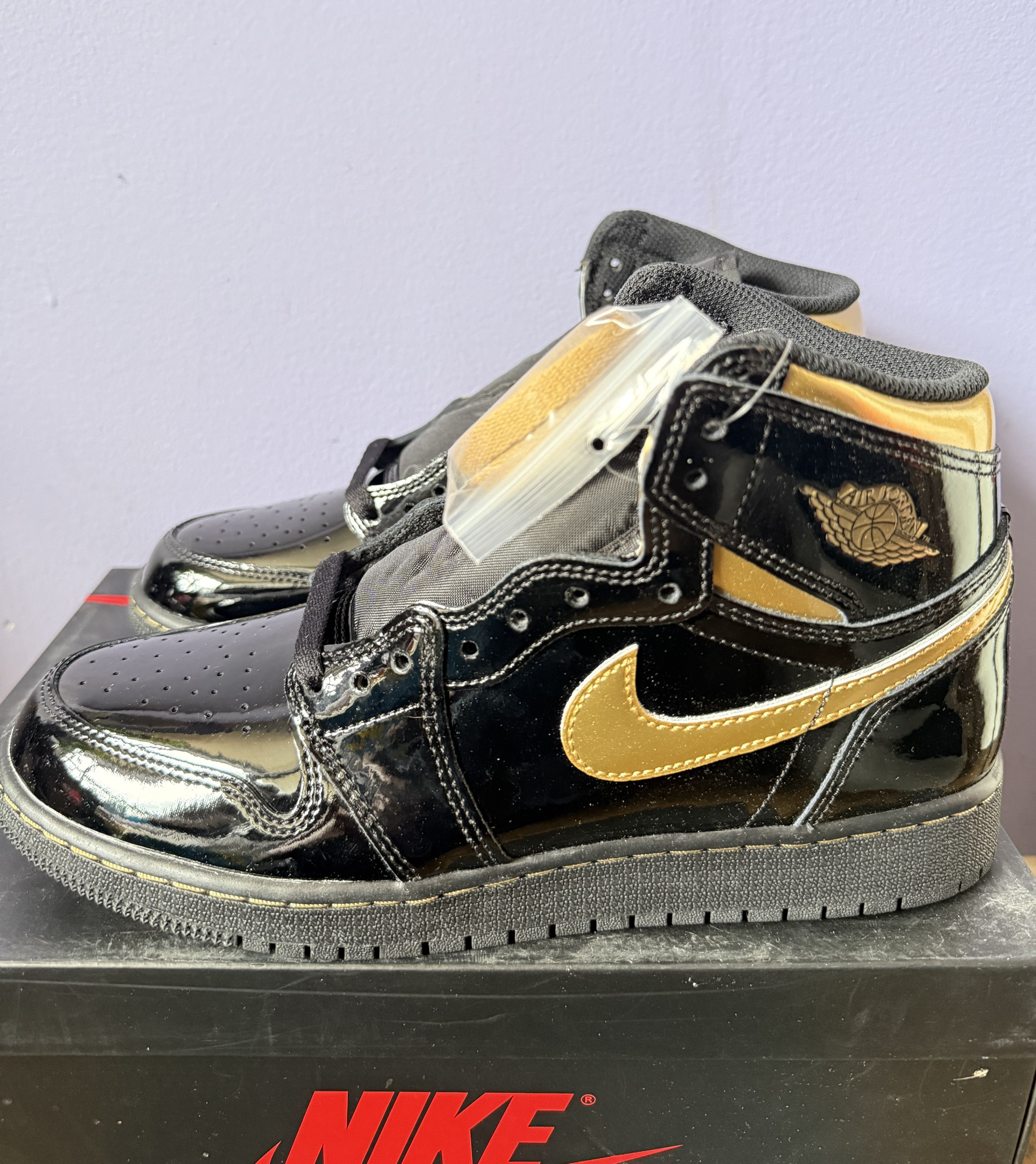 NIKE Air Jordan Retro High OG GS “Black Metallic Gold”
