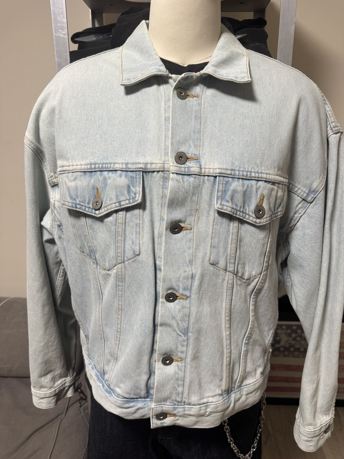 Yeezy Yeezy Season 5 Light Washed Indigo Denim Jacket Size US M / EU 48-50 / 2 - 3 Thumbnail