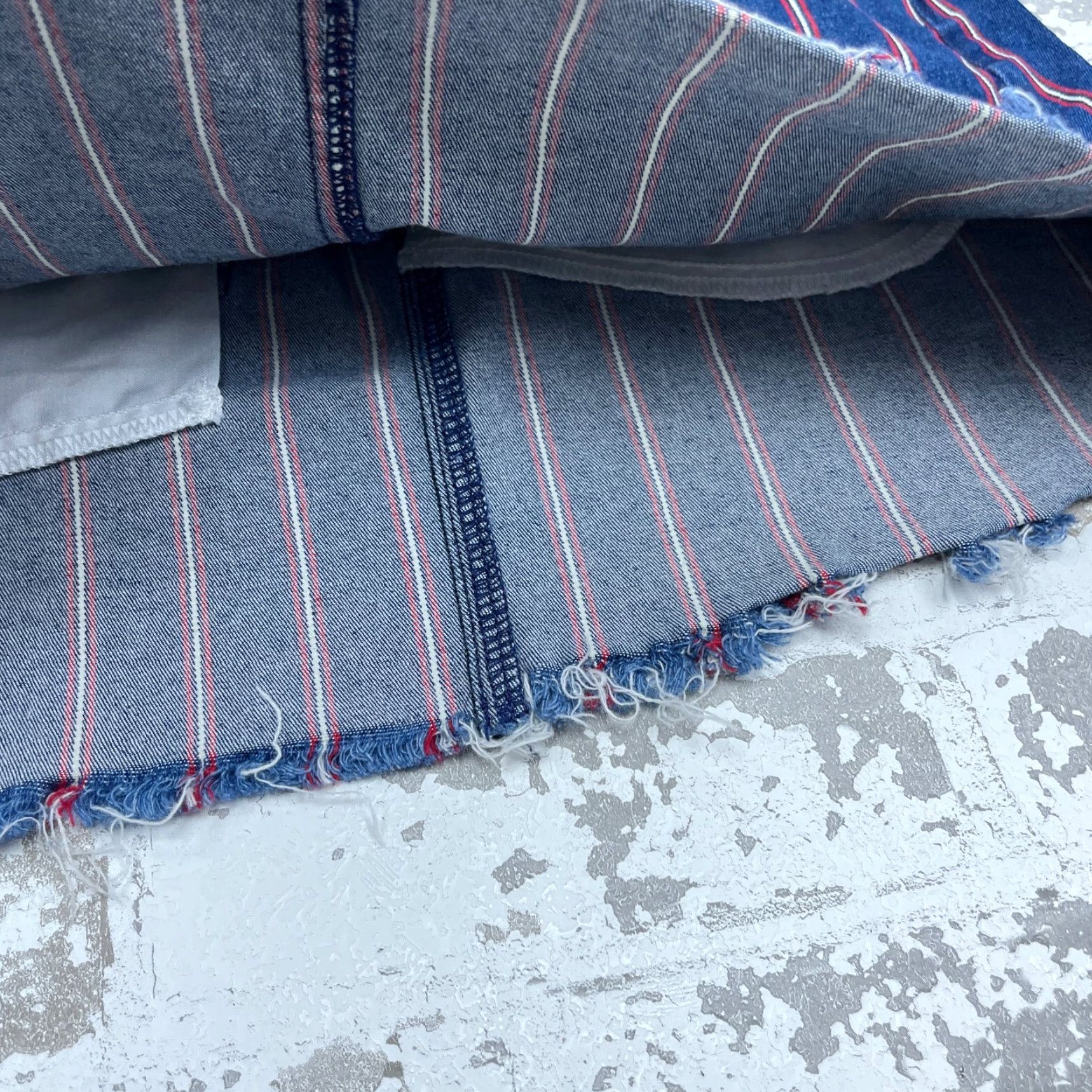 American Eagle Outfitters VINTAGE American Eagle Outfitters Skirt Women 6 High Rise Mini Denim Striped Button Pockets 90s Classic Blue - Womens Size 28" / US 6 / IT 42 - 4 Thumbnail