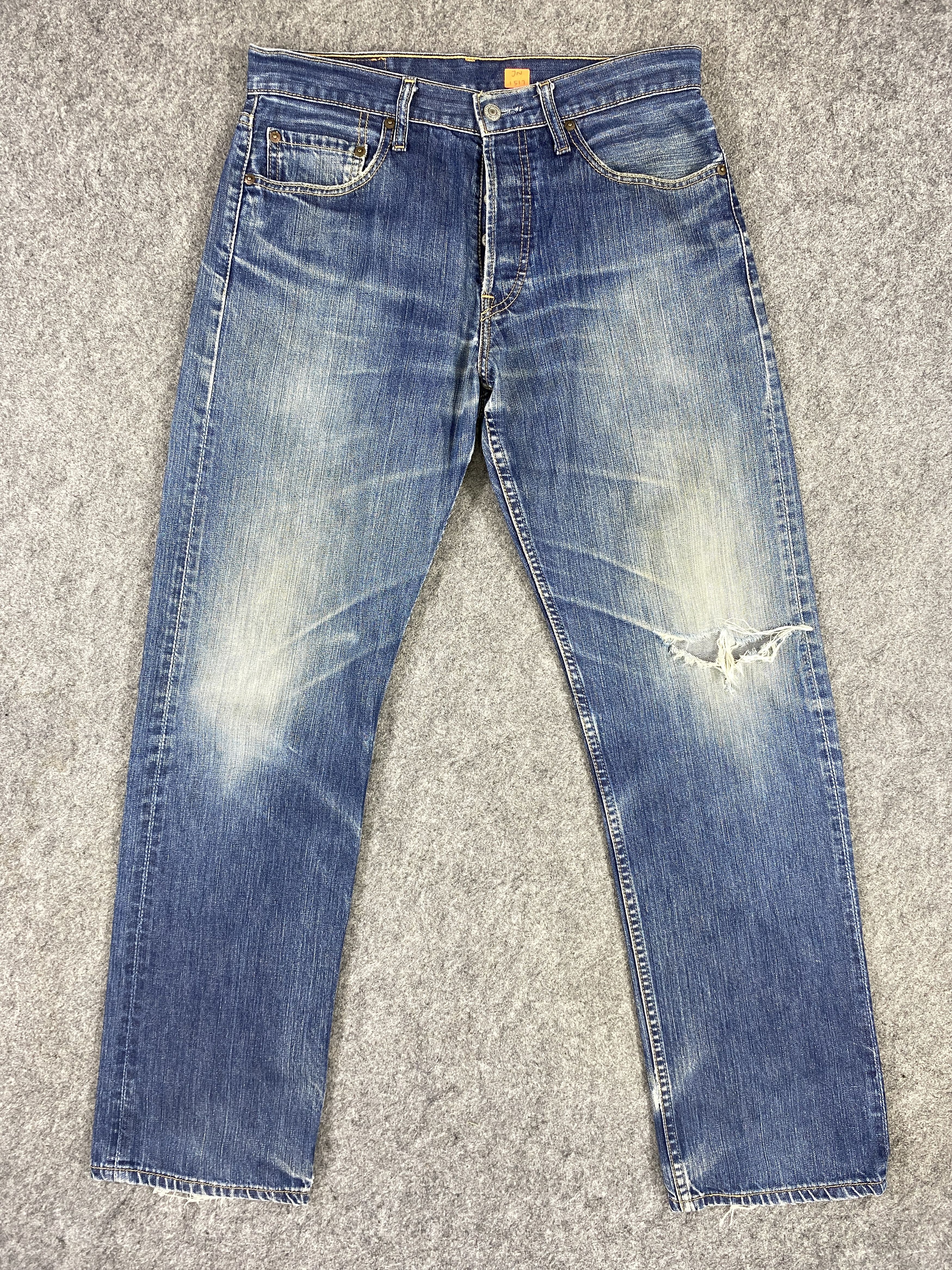 Levi's Blue Distressed Vintage Levi's 501 Jeans 31x32 Denim -JN1517 Size US 31 - 1 Thumbnail