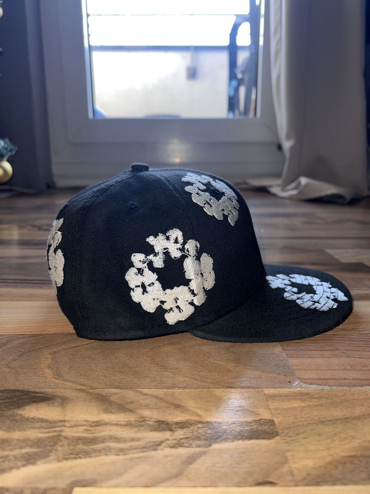 DENIM TEARS Denim Tears New Era Cotton Wreath 59/50 Cap Size ONE SIZE - 2 Thumbnail
