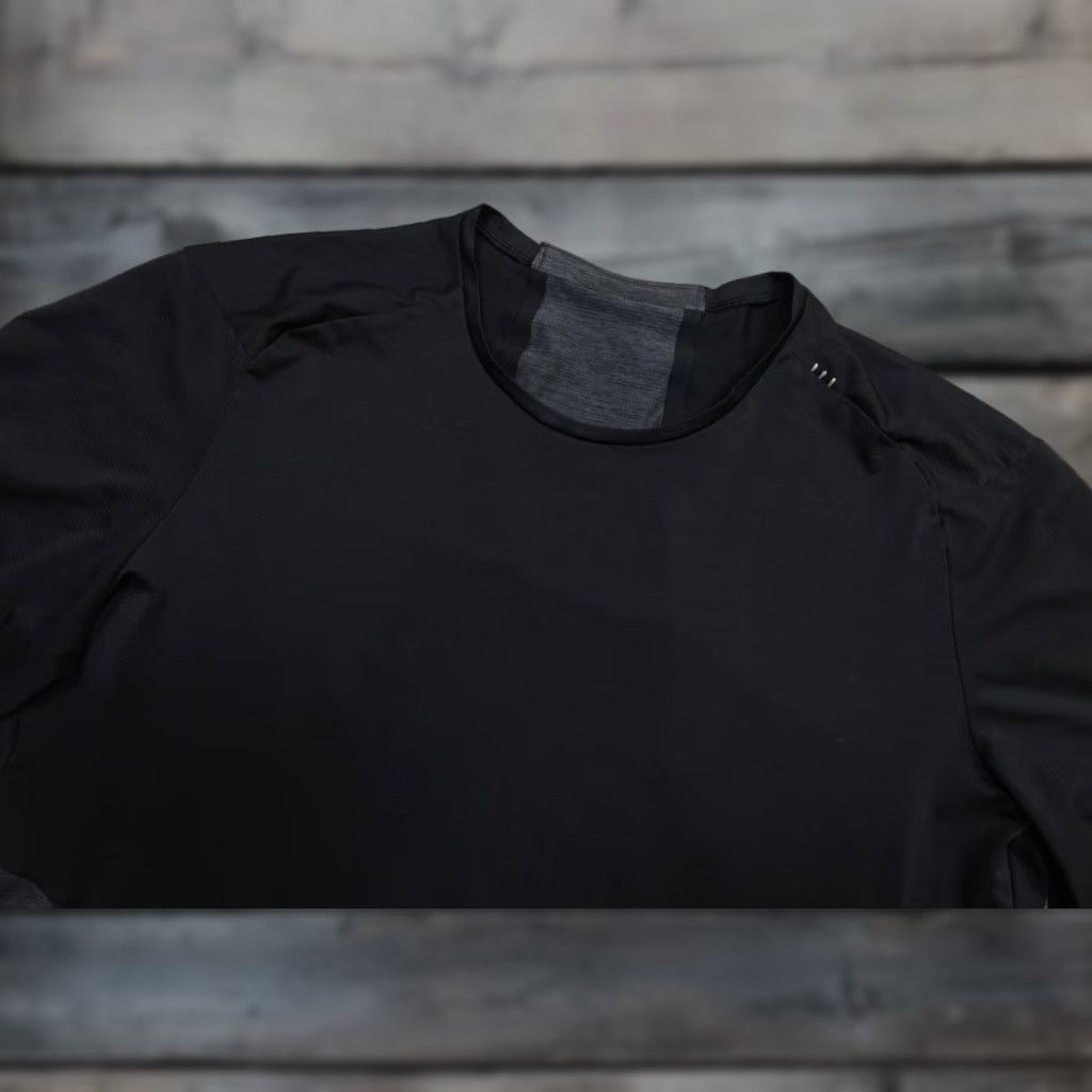 Lululemon Lululemon Shirt Mens M Black Short Sleeve Running Reflective Tee Athletic Size US M / EU 48-50 / 2 - 1 Thumbnail