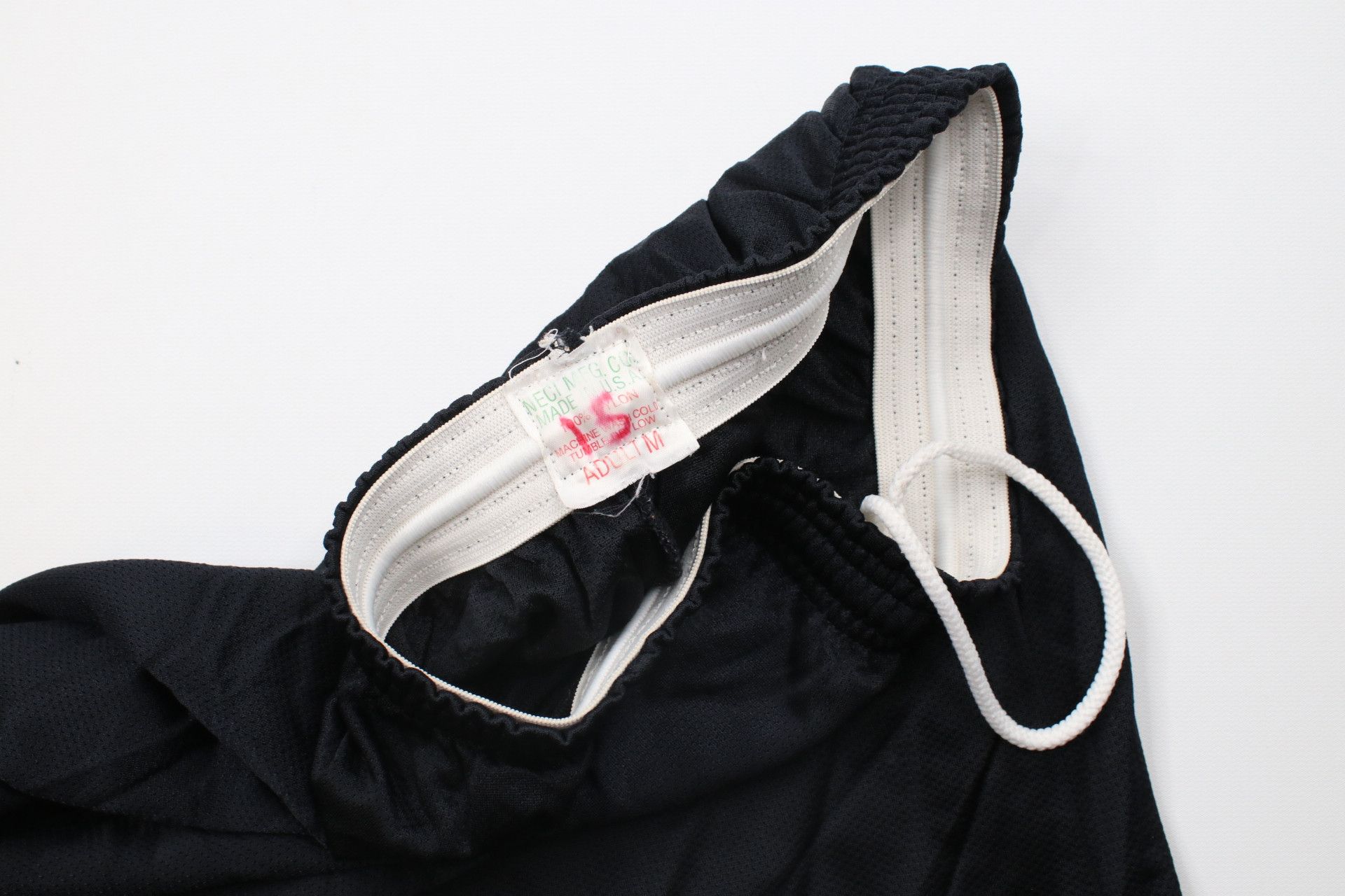 Vintage Vintage 90s Streetwear Knee Mesh Shorts Black Nylon USA Size US 32 / EU 48 - 5 Thumbnail